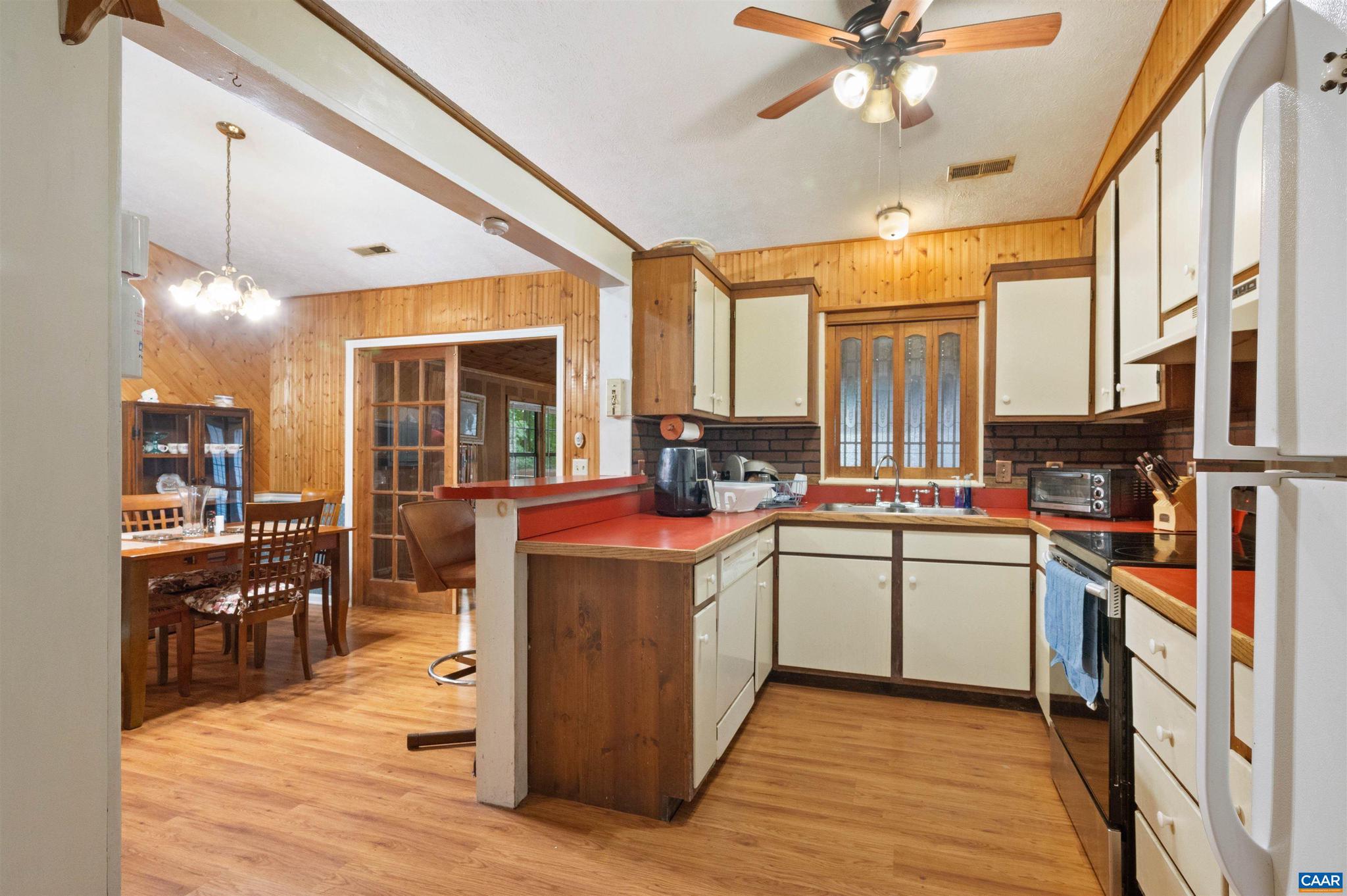 LAKE MONTICELLO - Residential