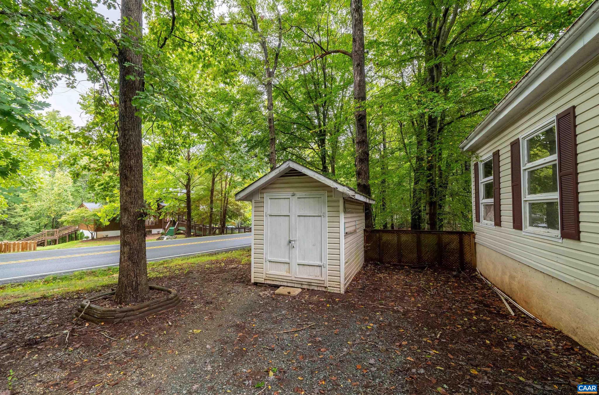 LAKE MONTICELLO - Residential