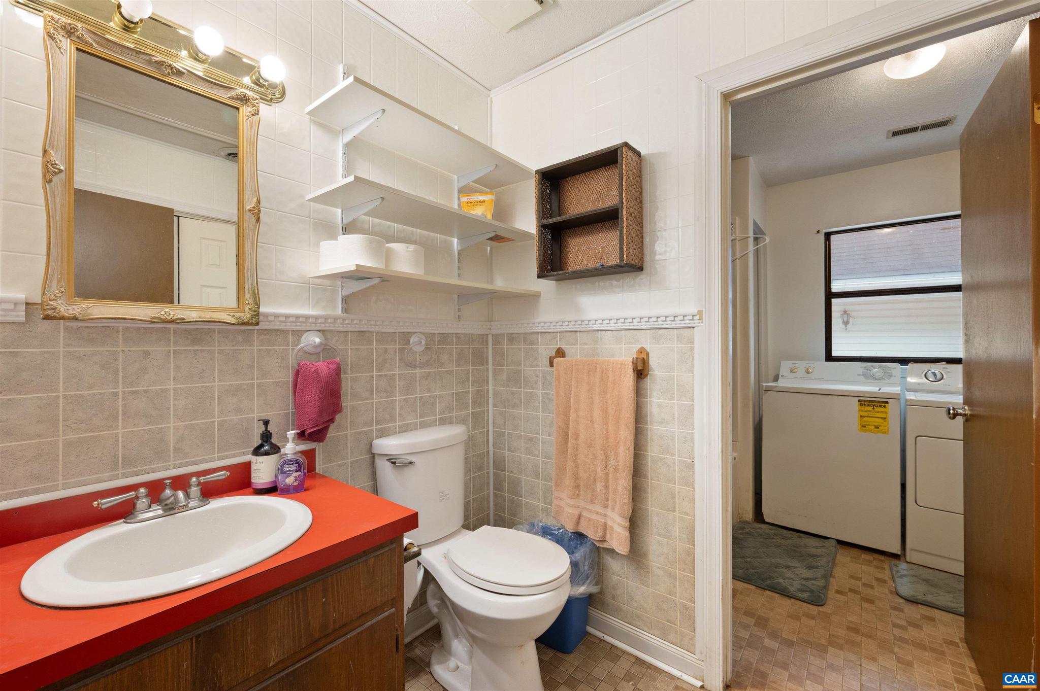 LAKE MONTICELLO - Residential