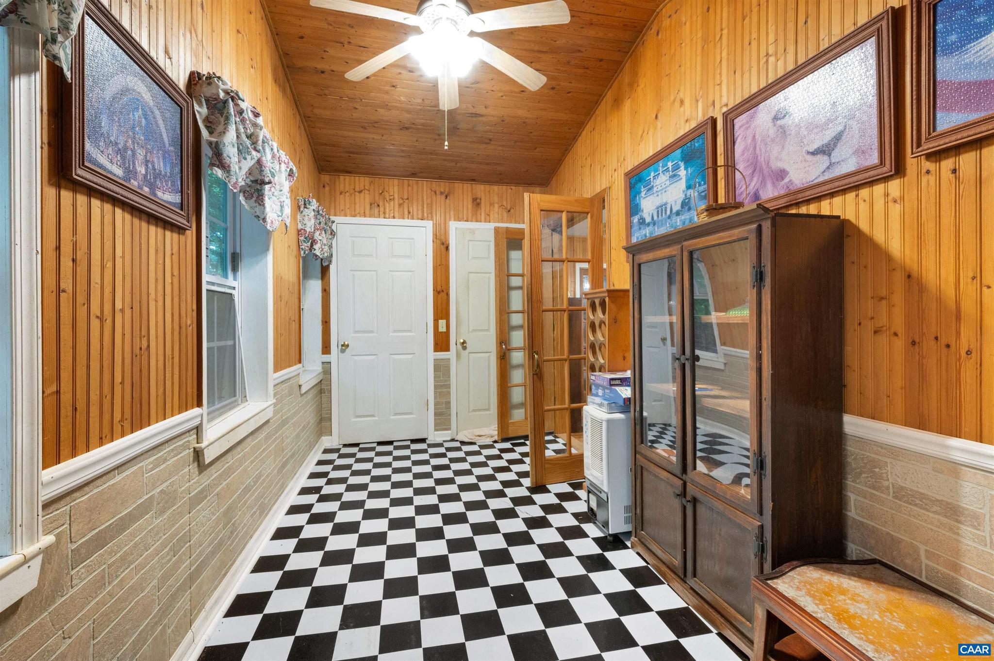 LAKE MONTICELLO - Residential