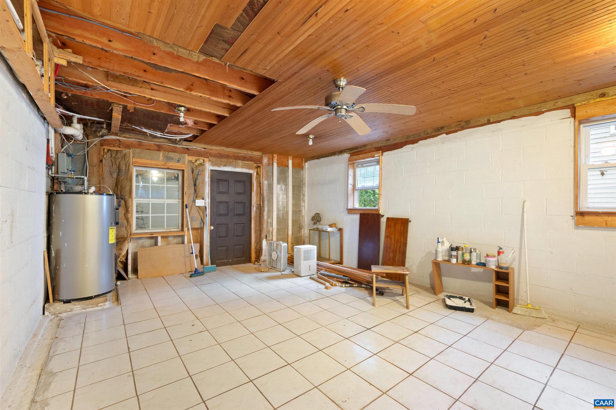 LAKE MONTICELLO - Residential