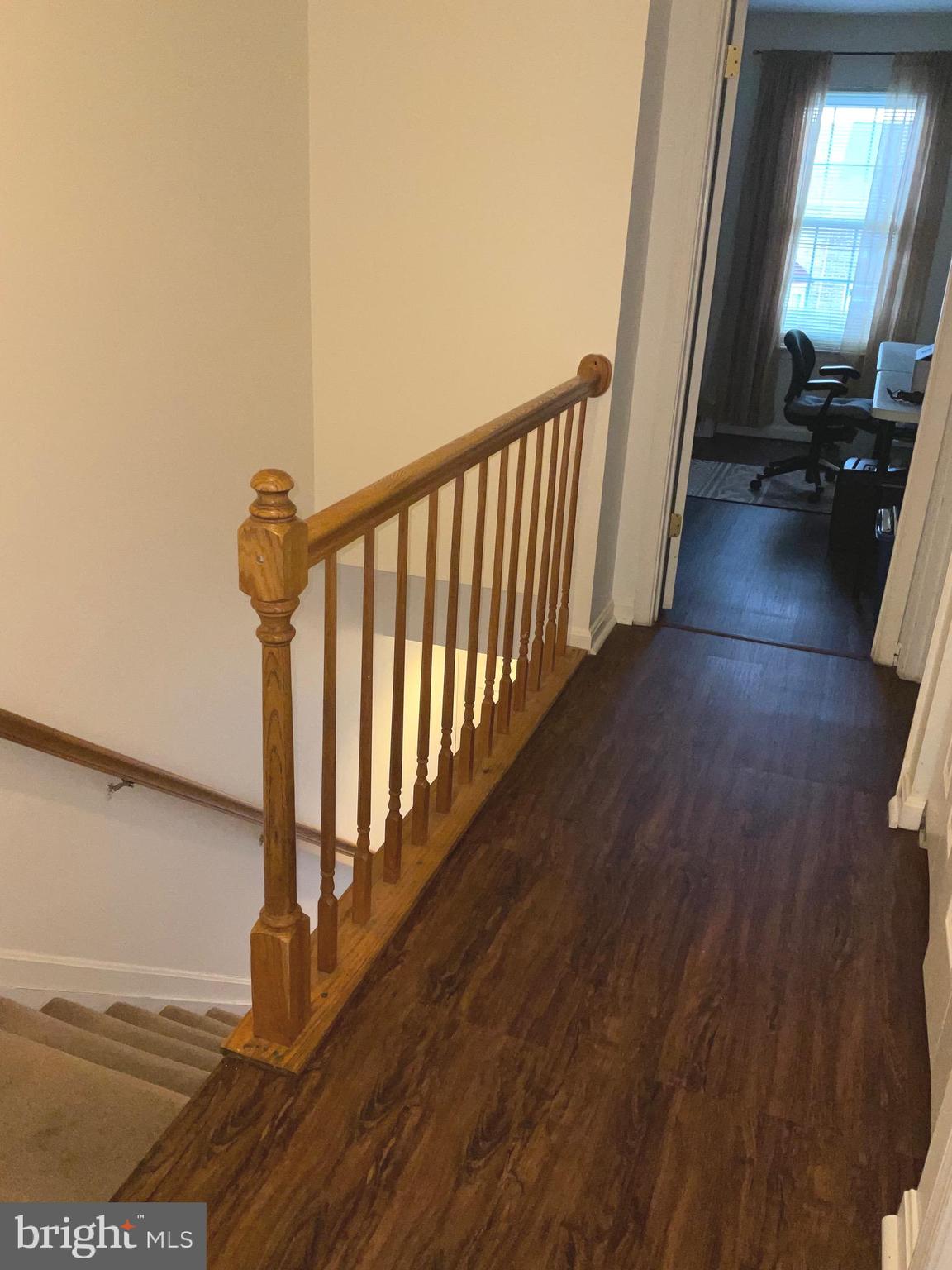 STONELEIGH SQUARE - Residential