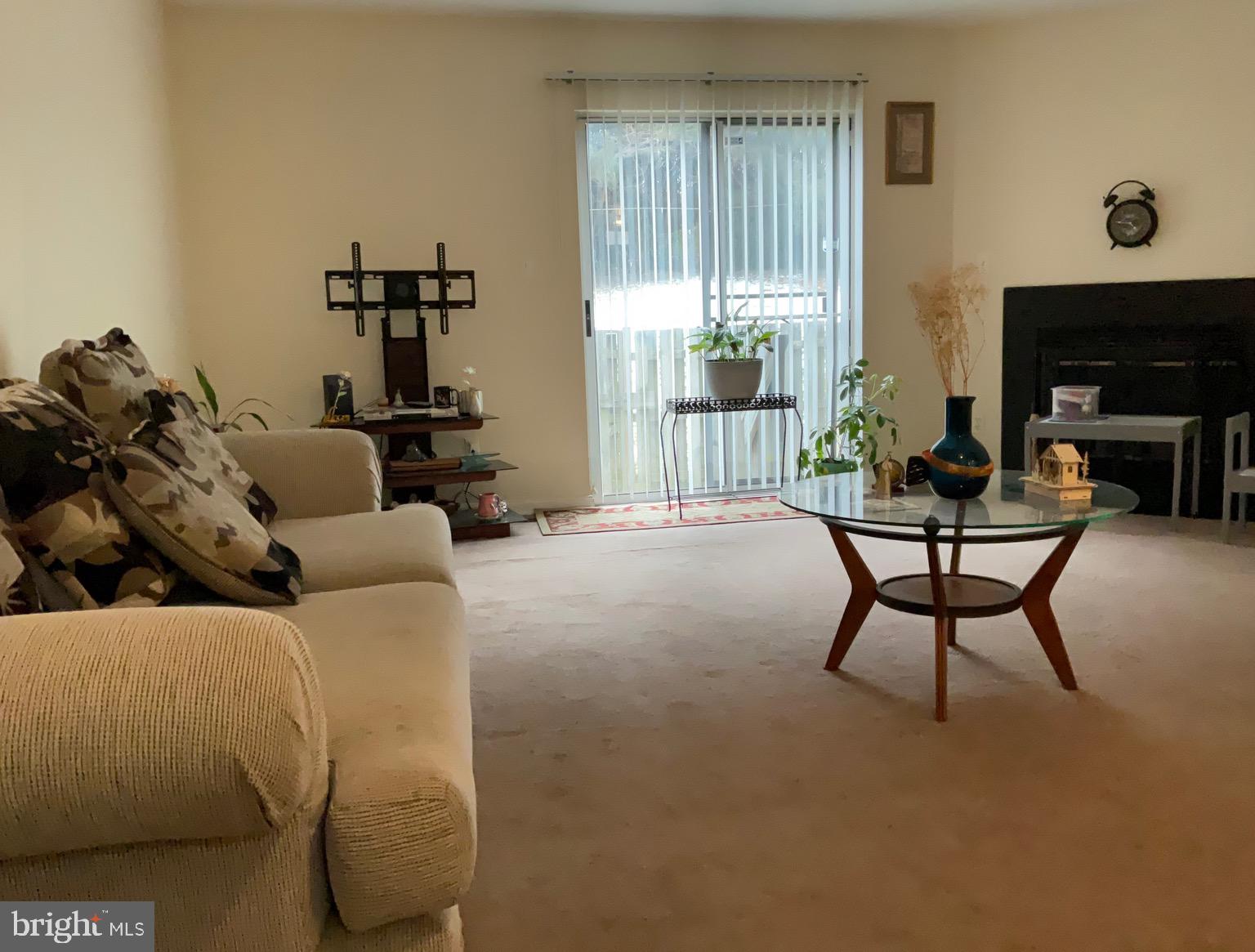 STONELEIGH SQUARE - Residential