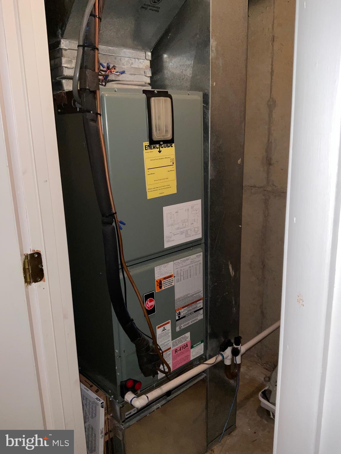 STONELEIGH SQUARE - Residential