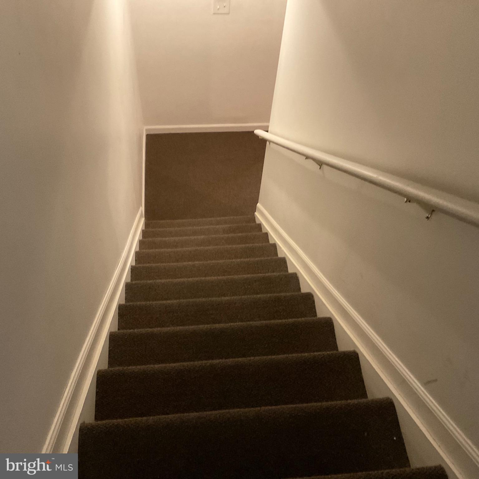 STONELEIGH SQUARE - Residential