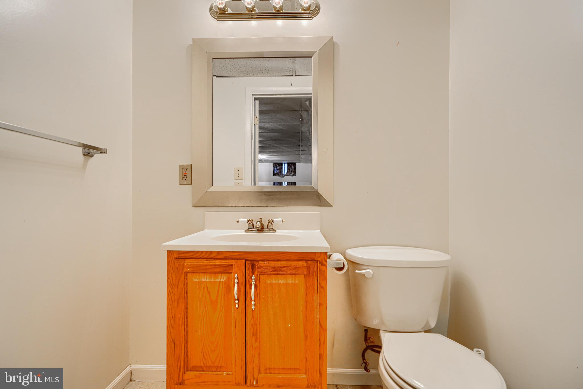 STONELEIGH SQUARE - Residential