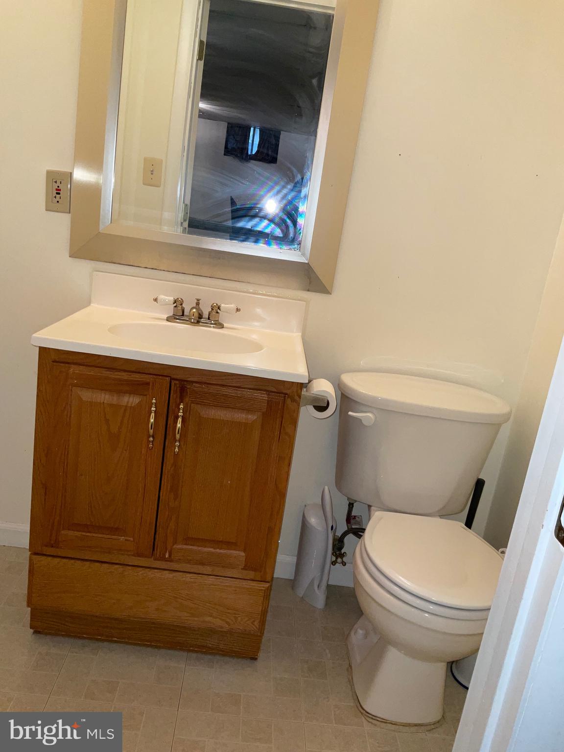 STONELEIGH SQUARE - Residential