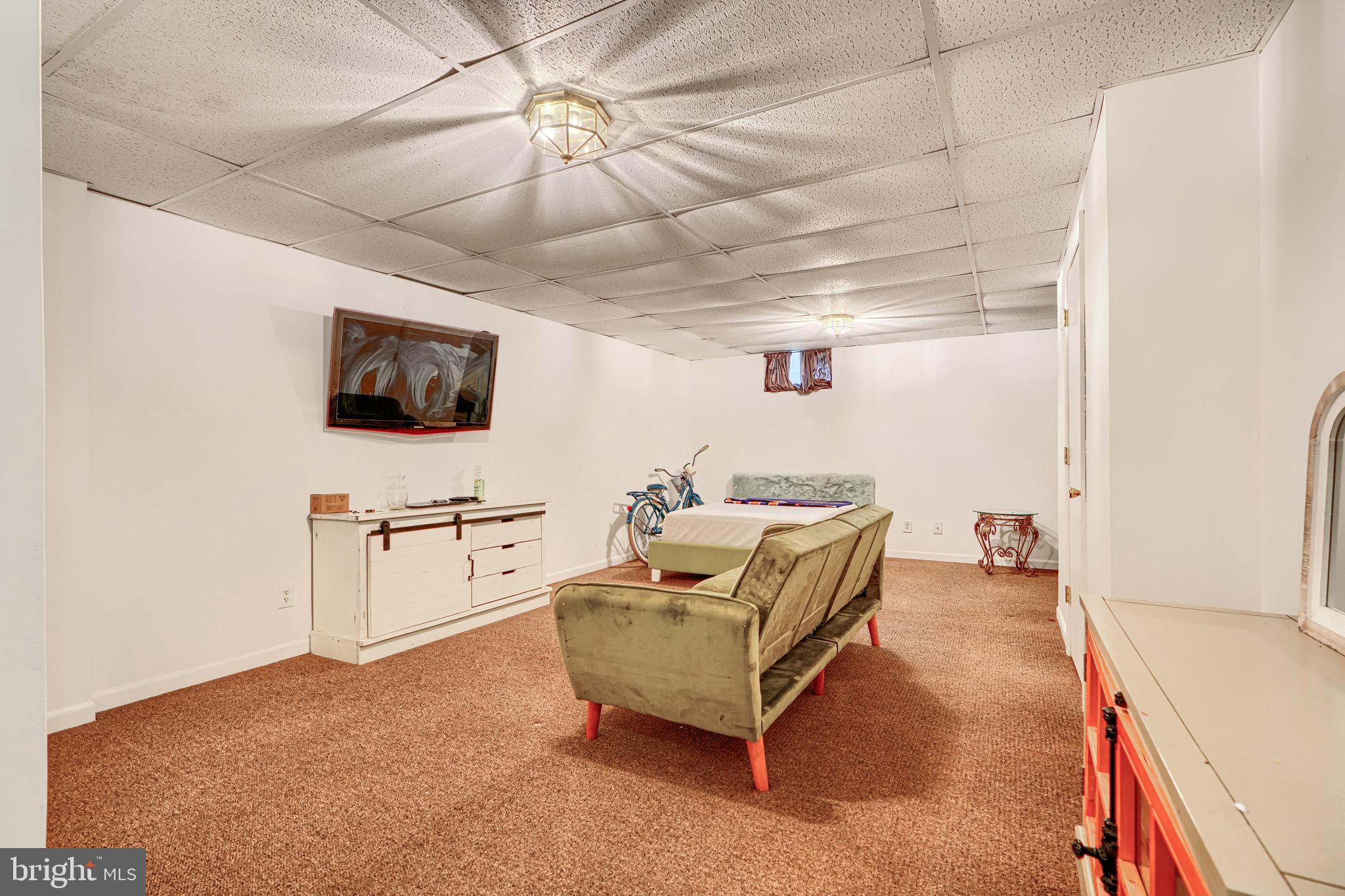 STONELEIGH SQUARE - Residential