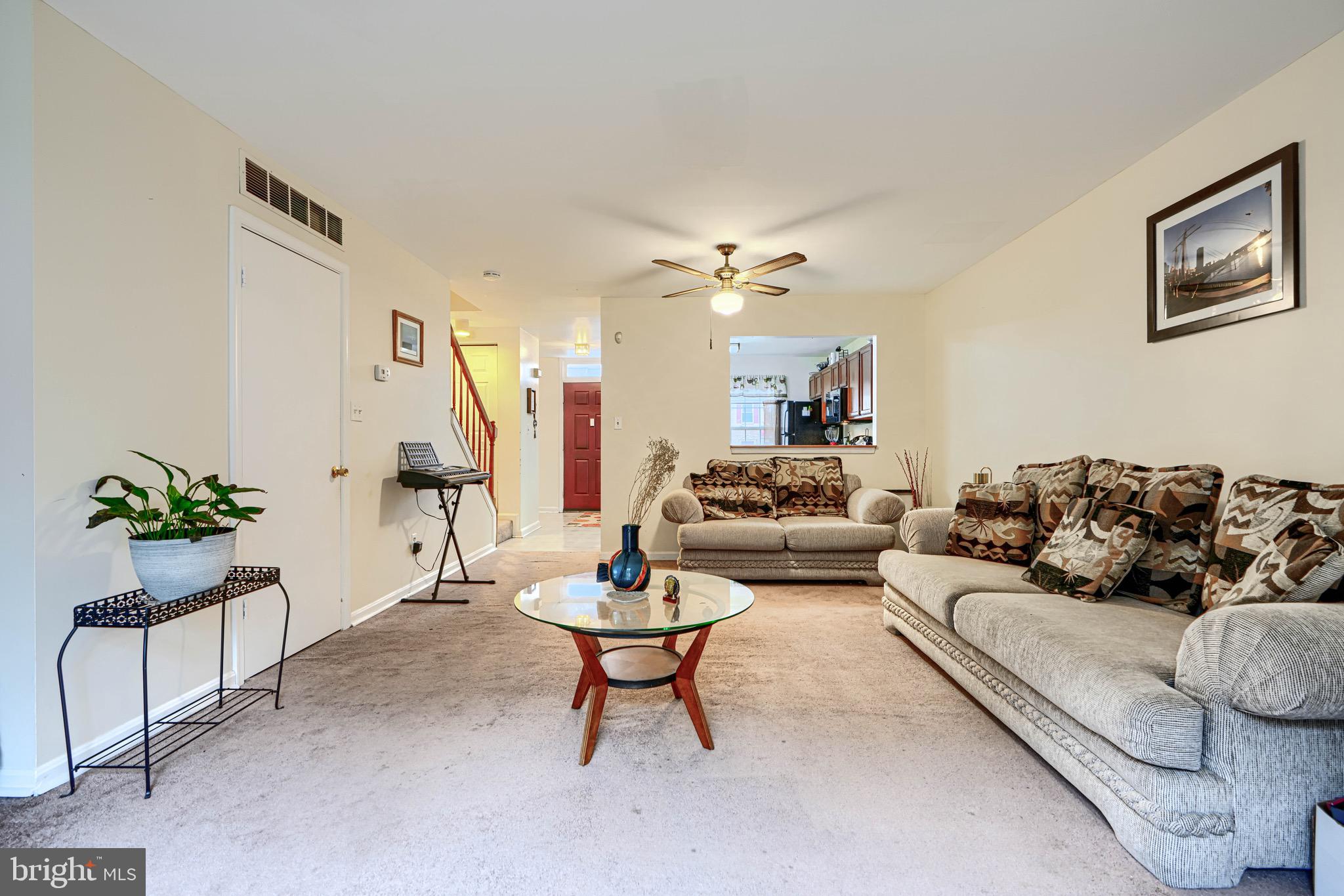 STONELEIGH SQUARE - Residential