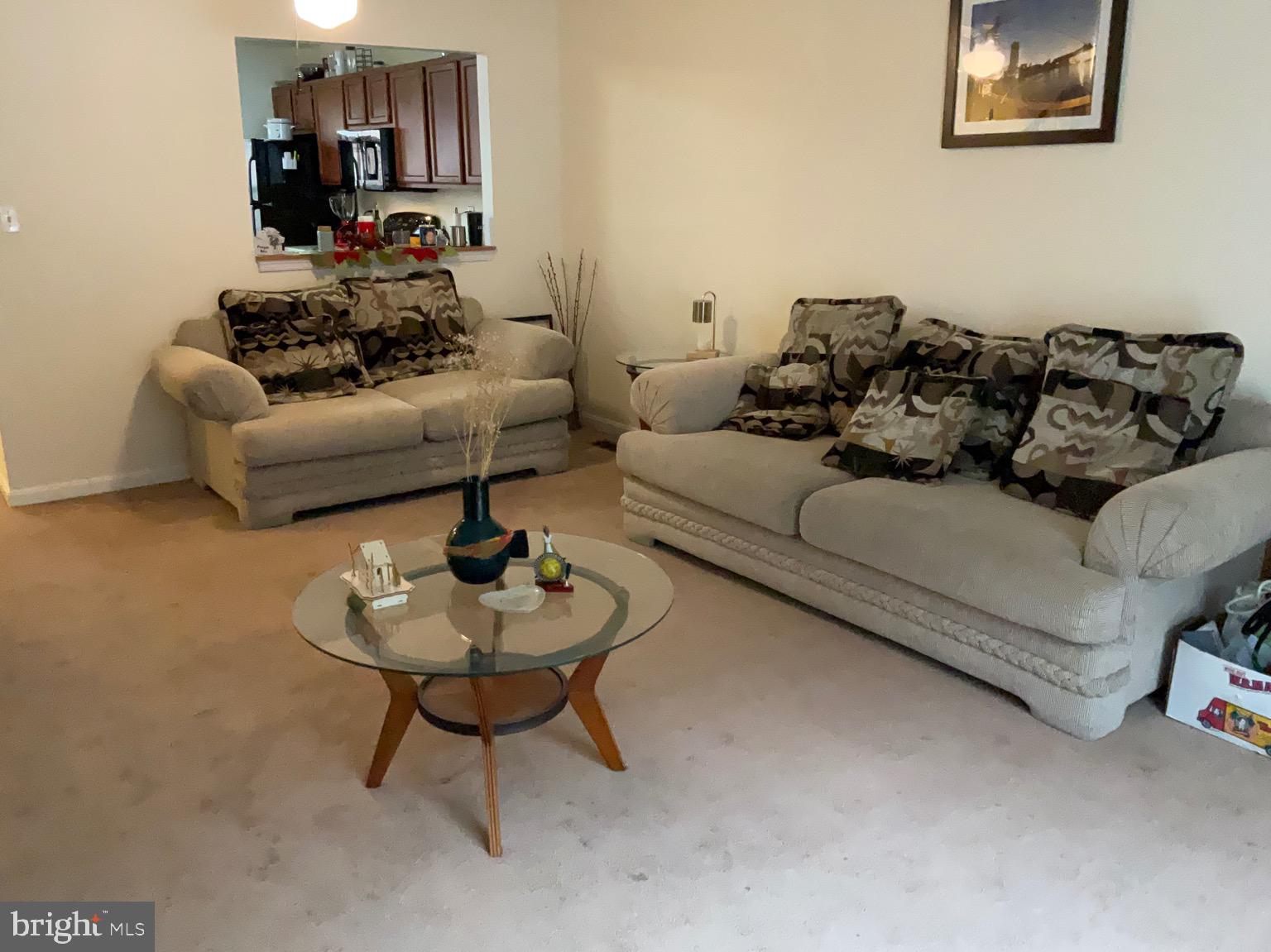 STONELEIGH SQUARE - Residential