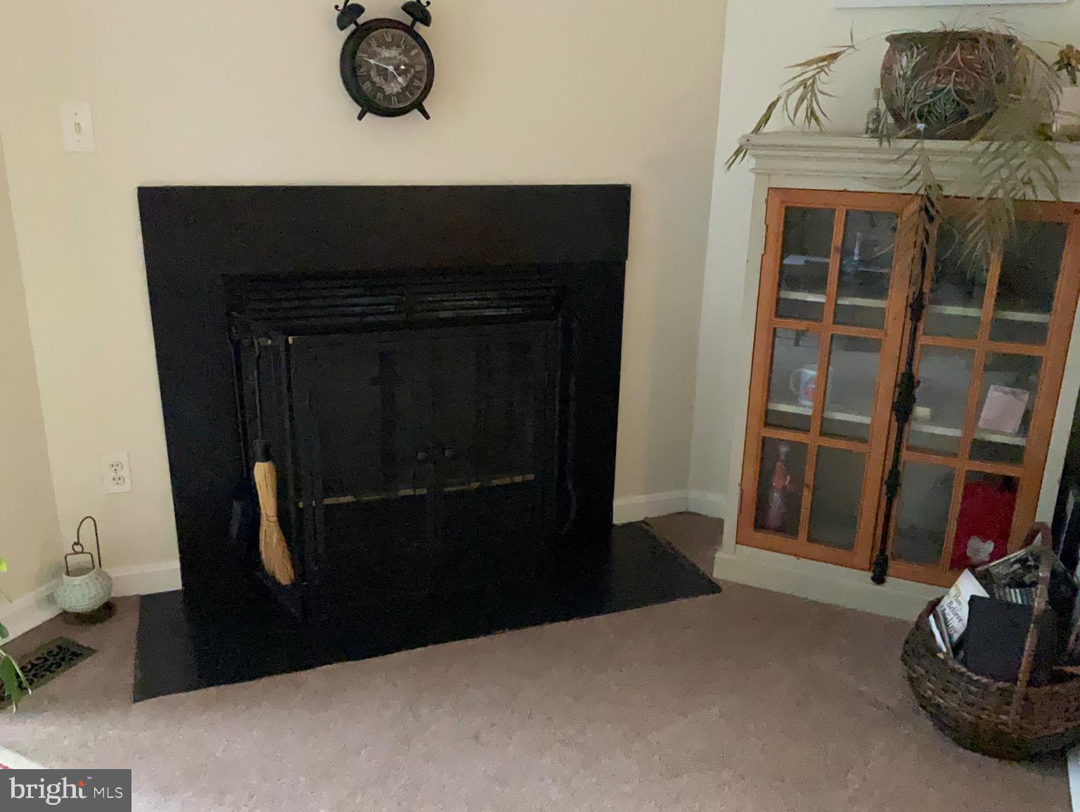 STONELEIGH SQUARE - Residential