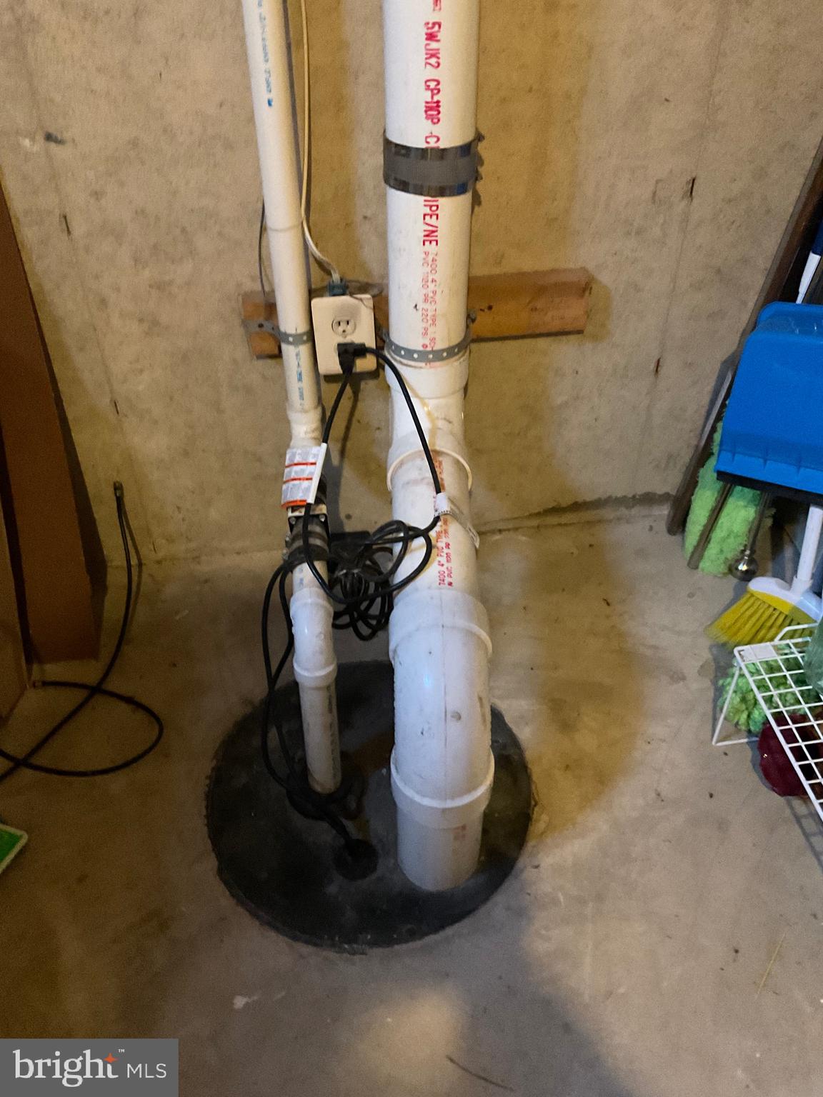 STONELEIGH SQUARE - Residential