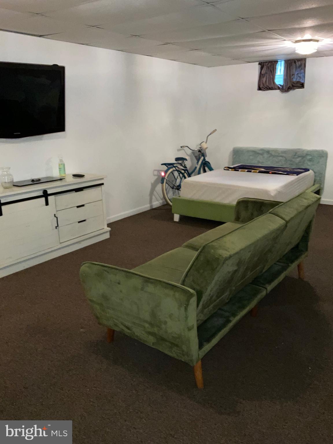 STONELEIGH SQUARE - Residential