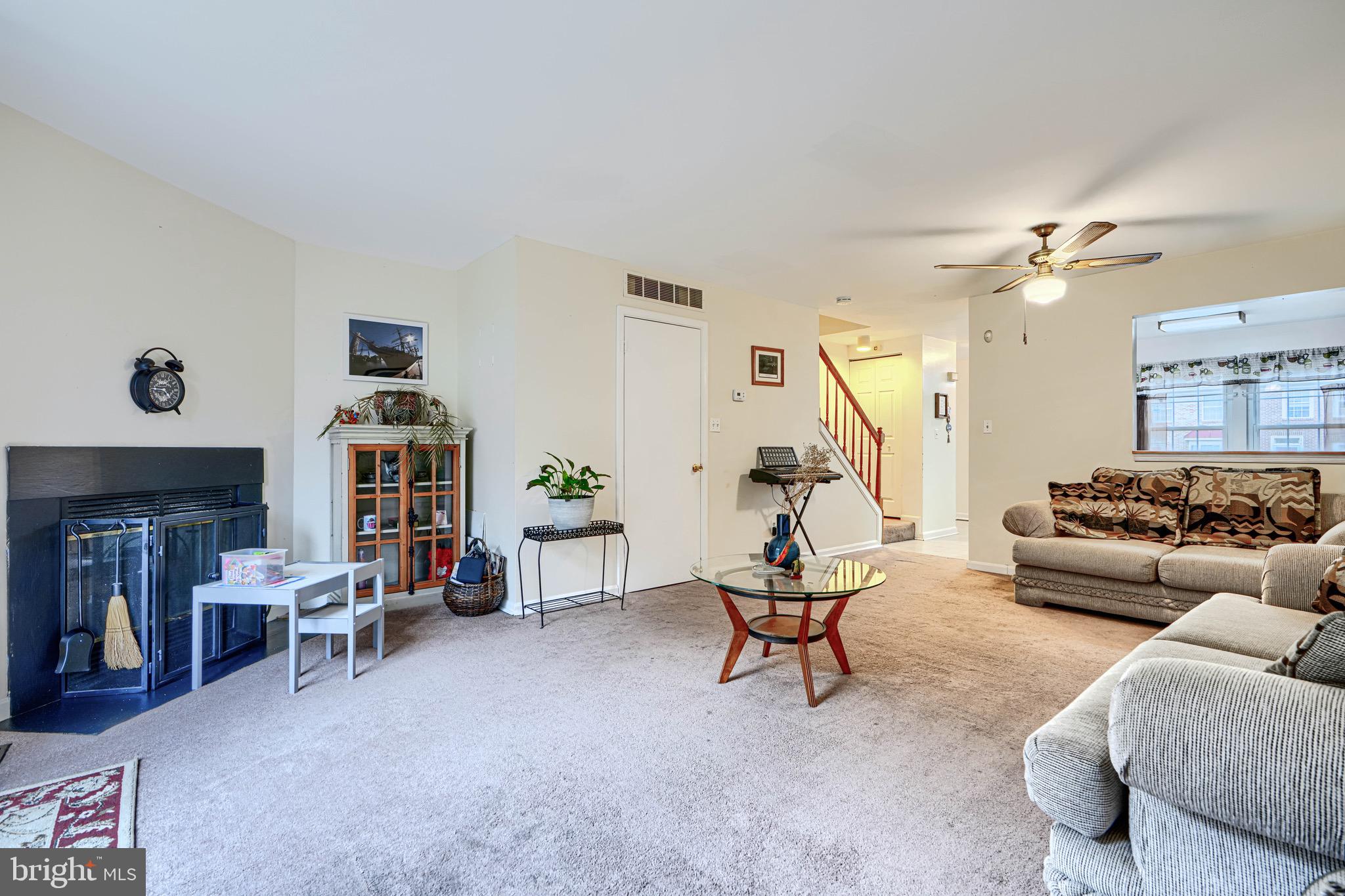 STONELEIGH SQUARE - Residential