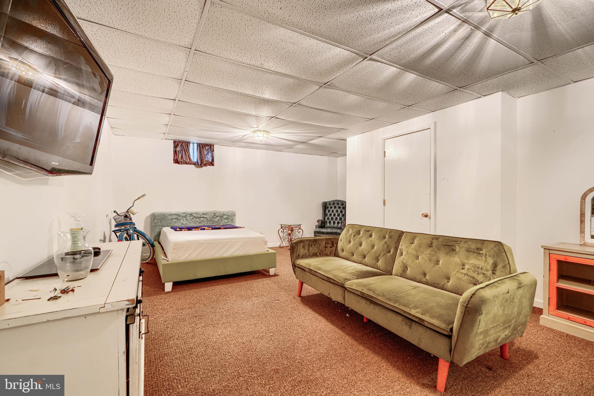 STONELEIGH SQUARE - Residential