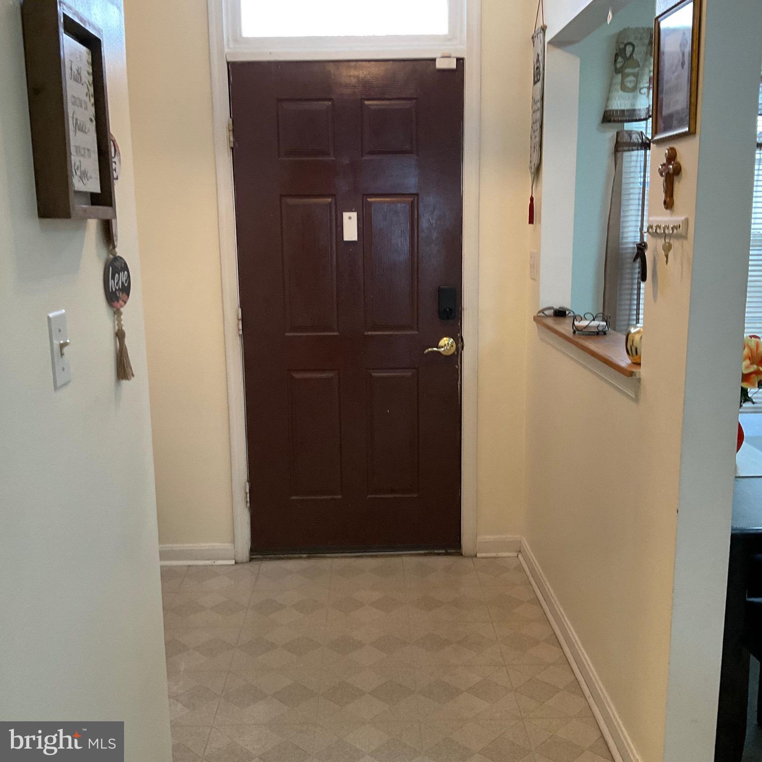 STONELEIGH SQUARE - Residential