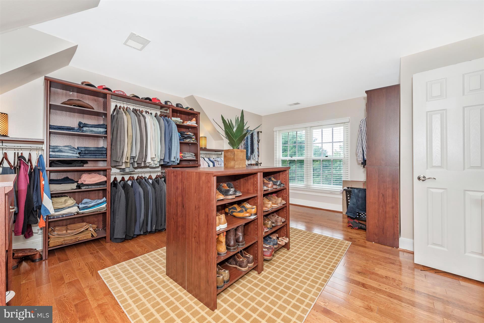 GREENHILLS FARM - Residential