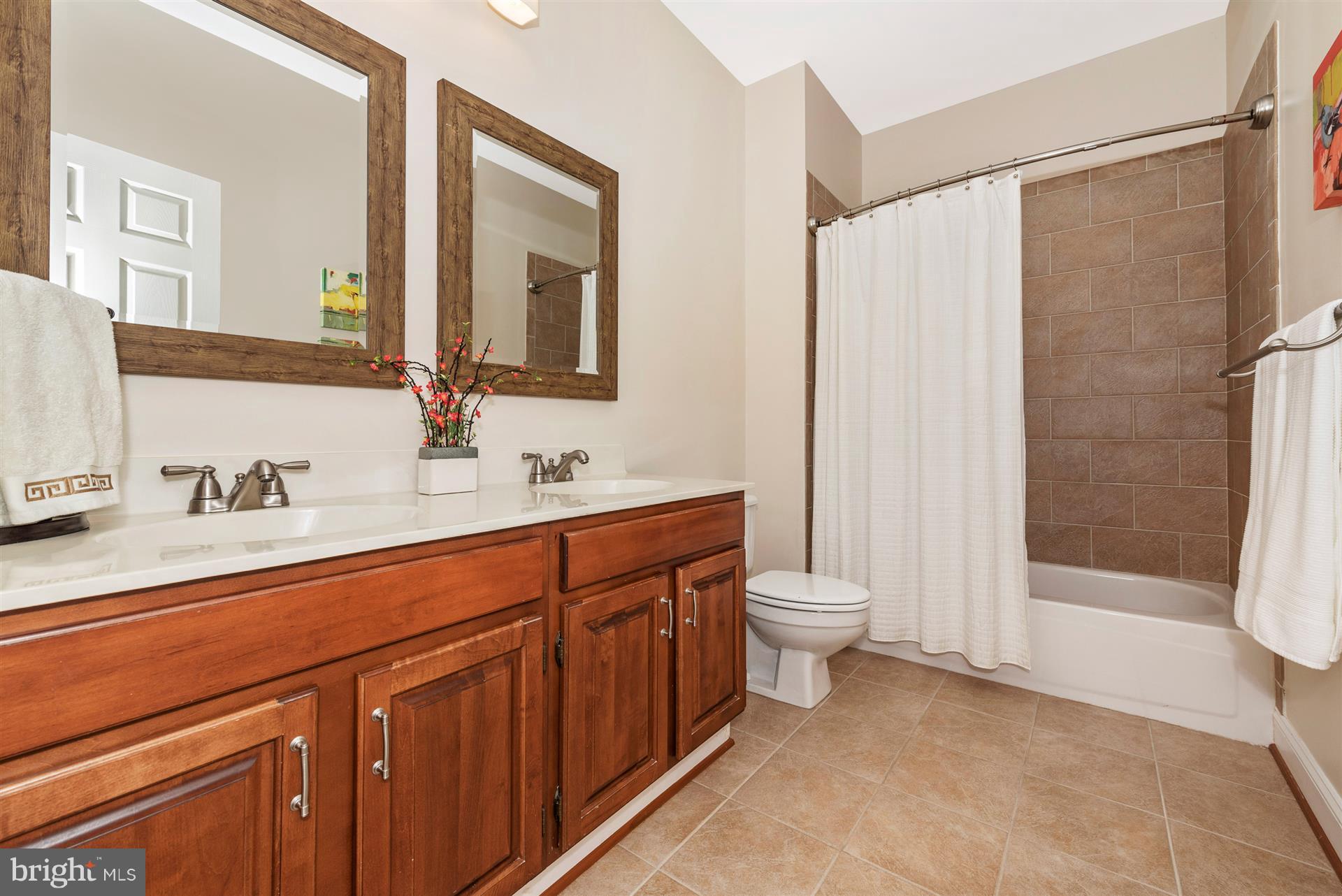 GREENHILLS FARM - Residential