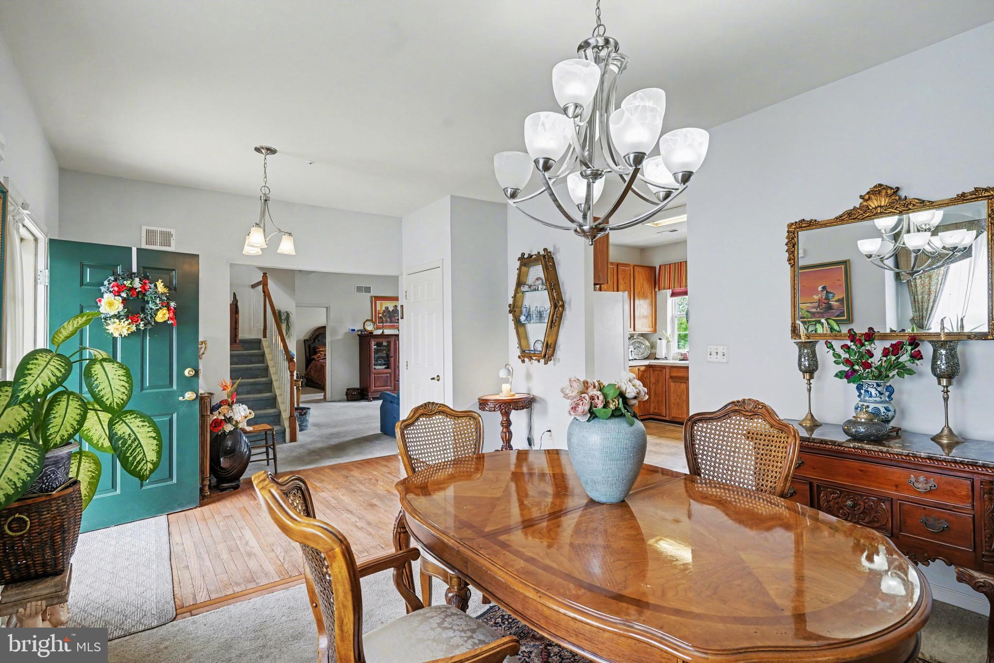 STUARTS KEEP - Residential