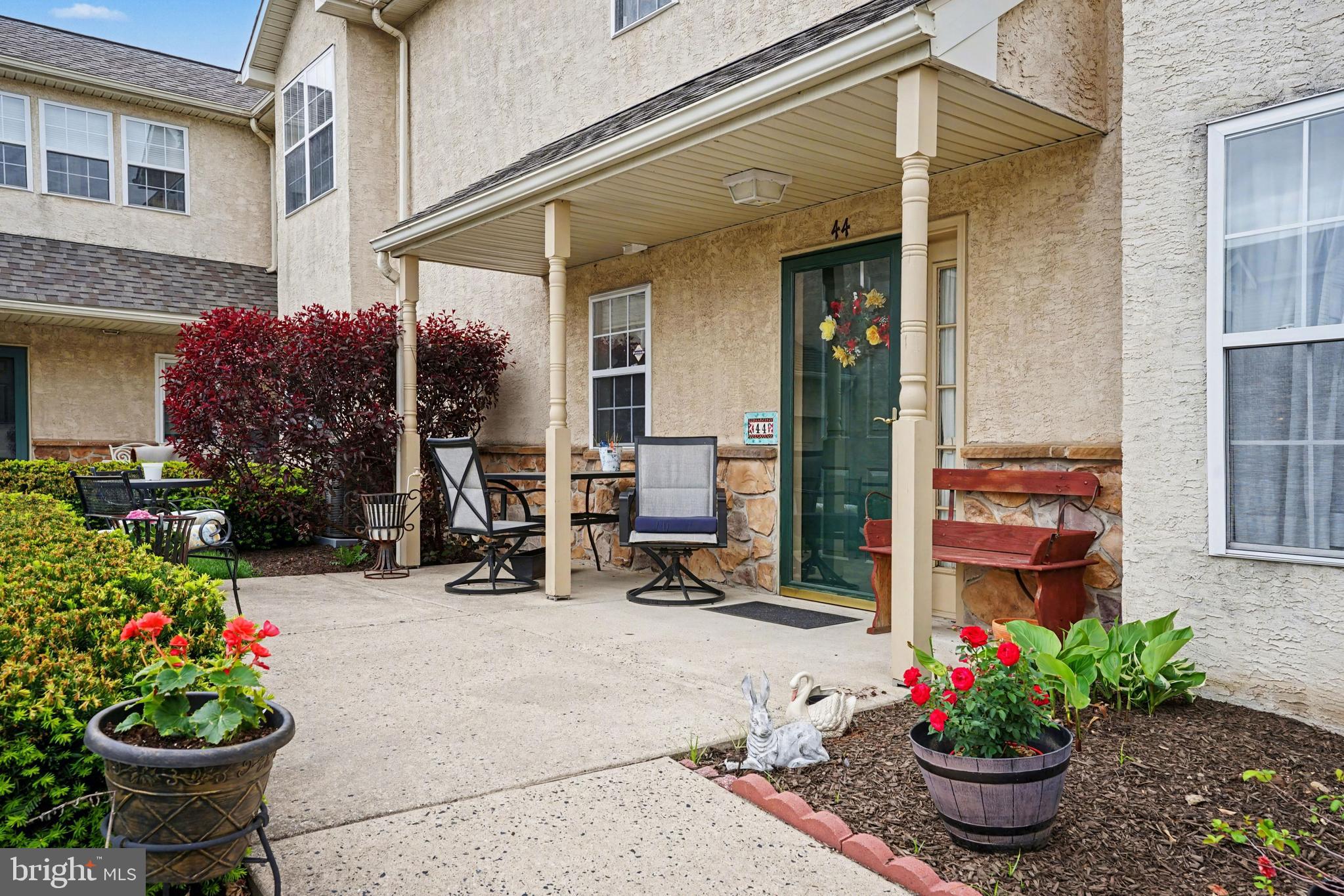 44 STUART DRIVE 44