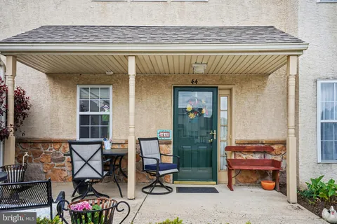 44 Stuart Drive Unit 44, Norristown, PA MLS: PAMC2176864