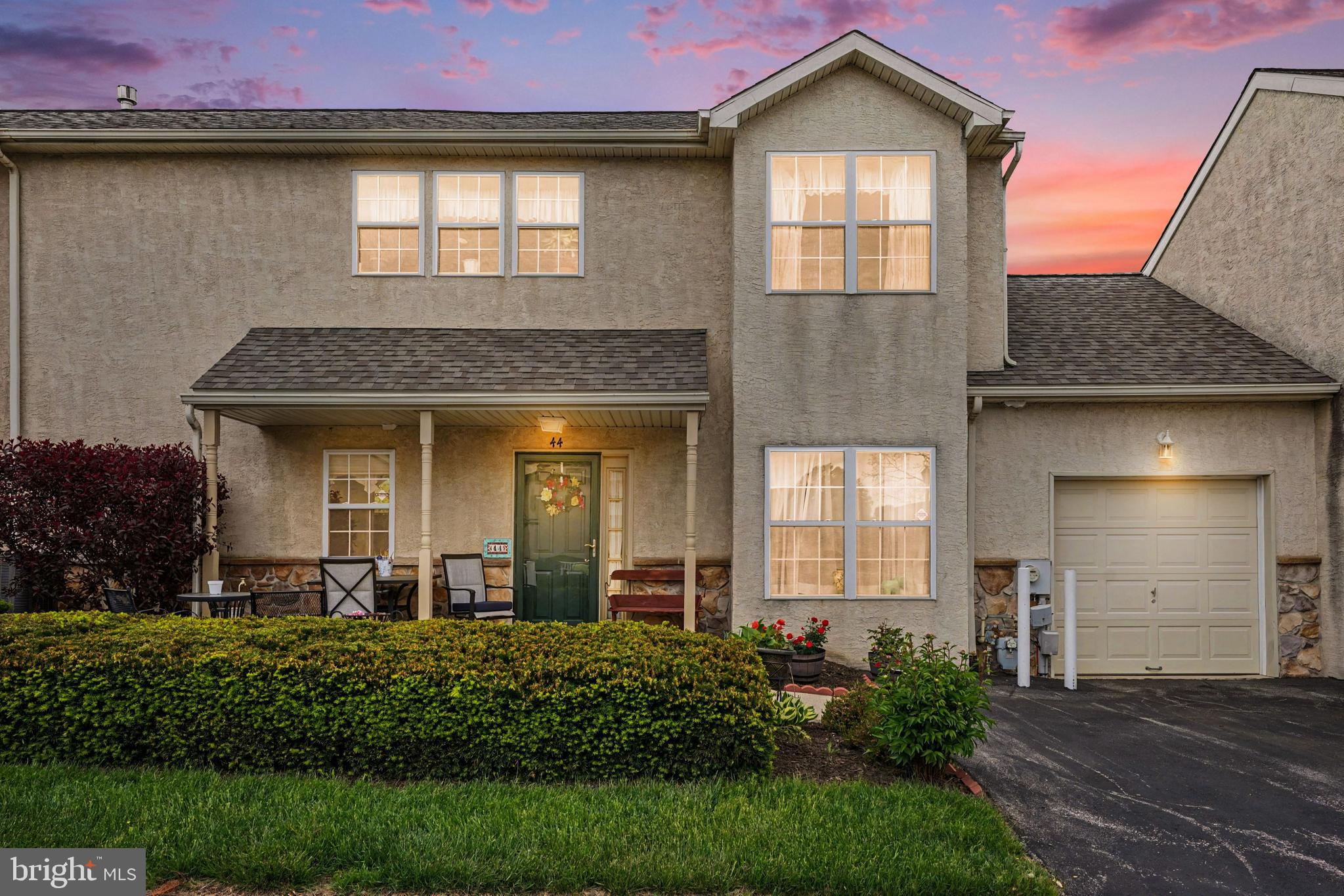 44 STUART DRIVE 44