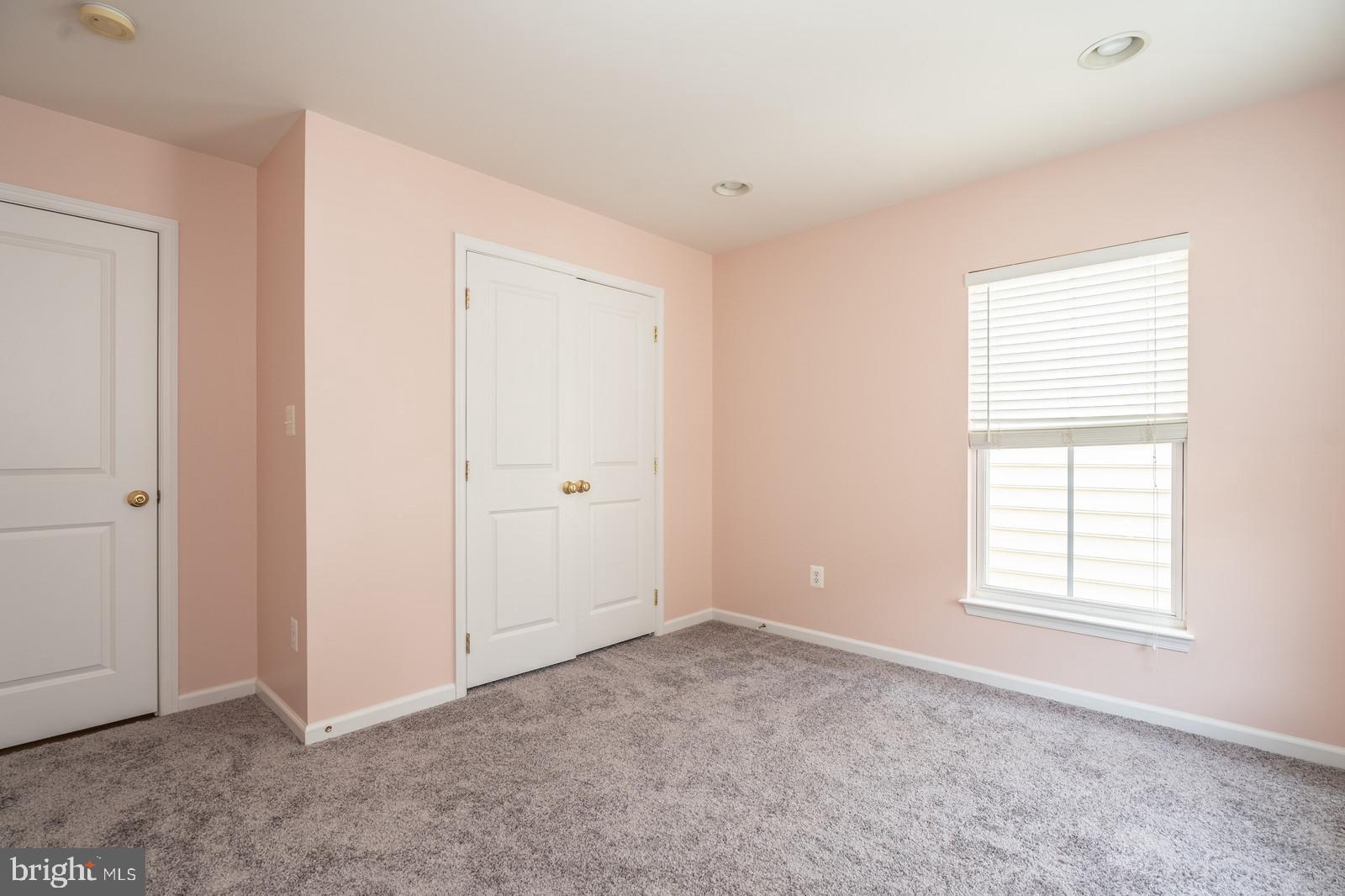 LORTON TOWN CNTR LANDBAY - Residential