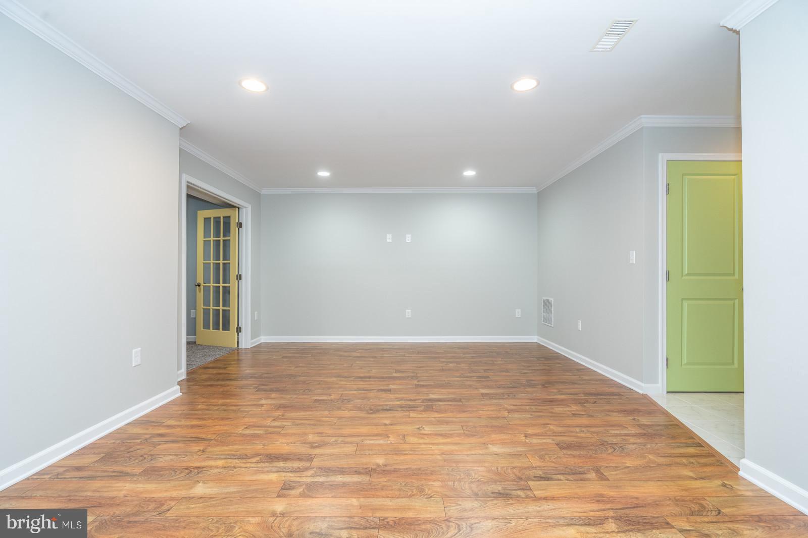 LORTON TOWN CNTR LANDBAY - Residential