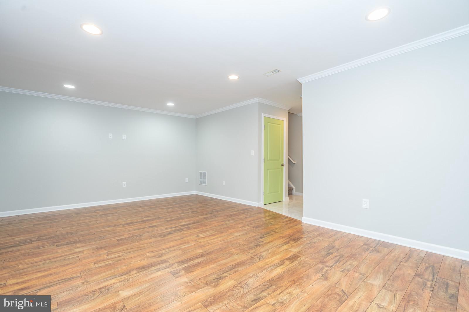 LORTON TOWN CNTR LANDBAY - Residential