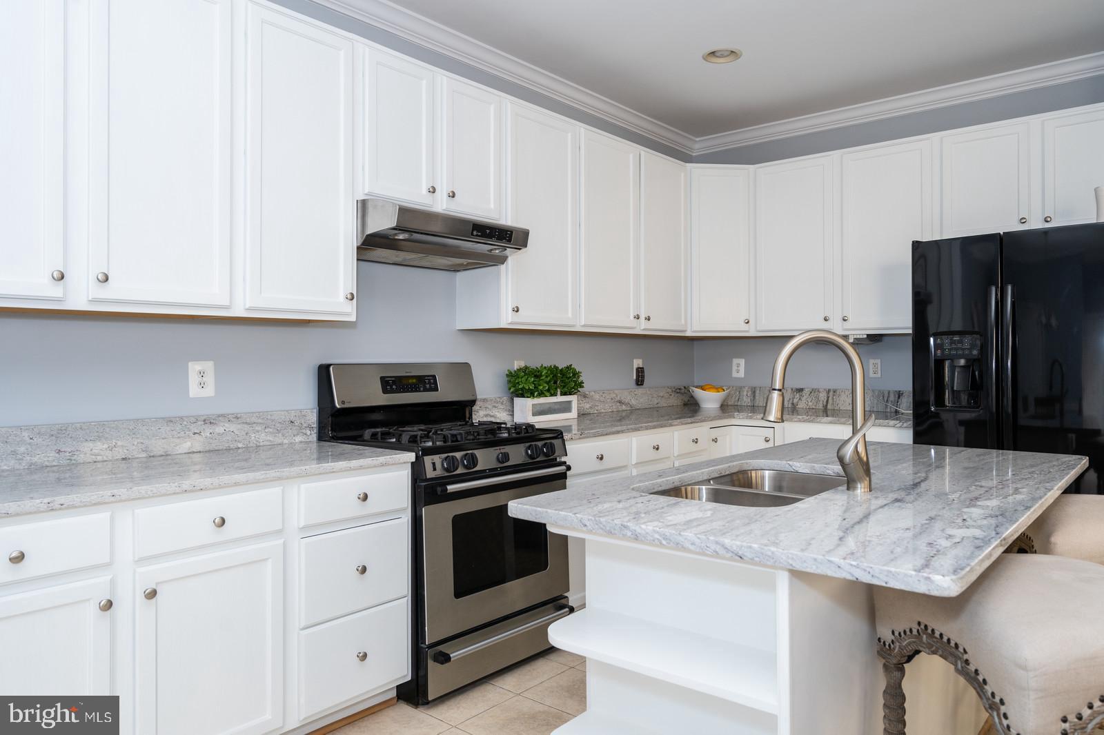 LORTON TOWN CNTR LANDBAY - Residential