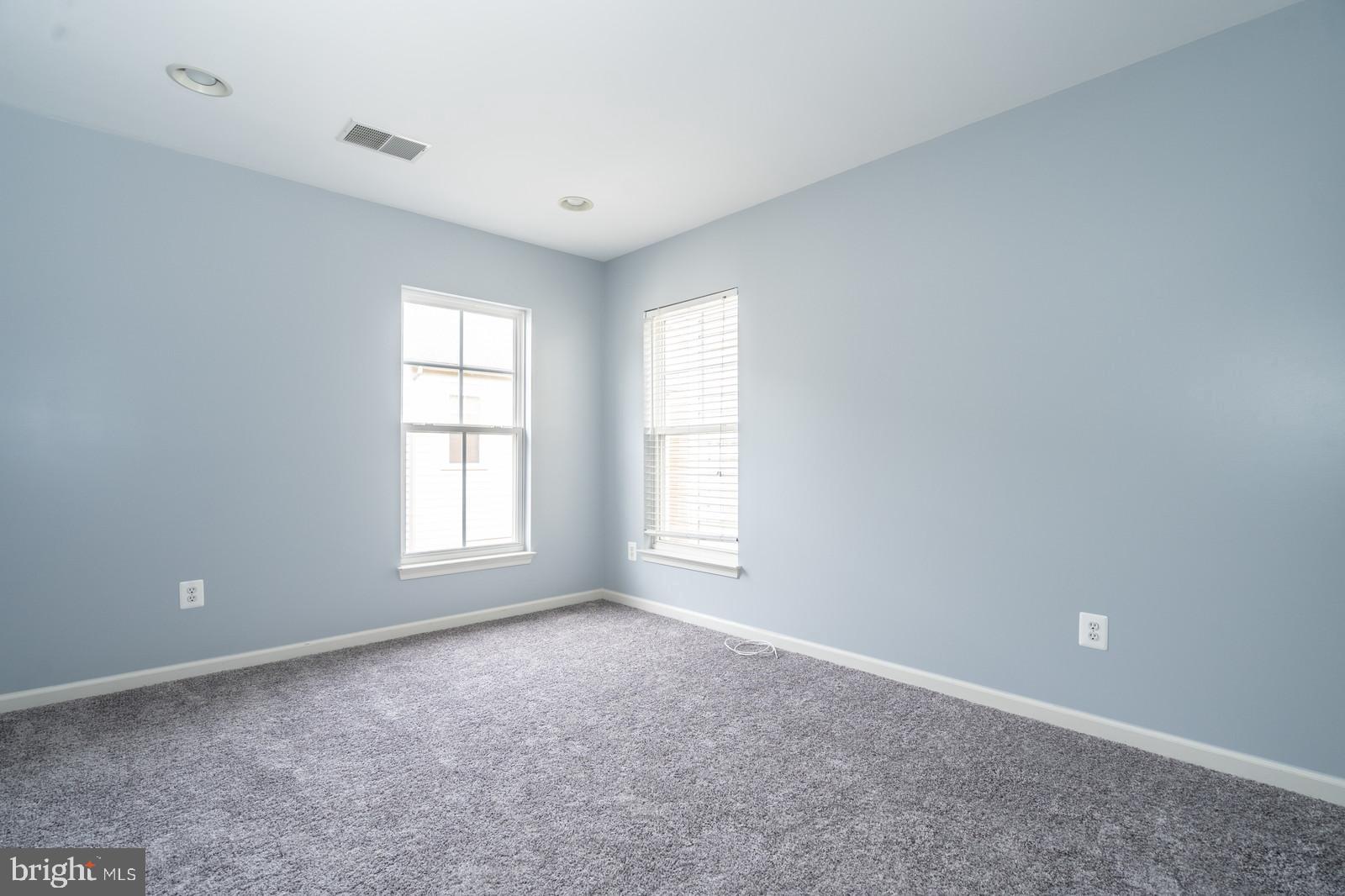 LORTON TOWN CNTR LANDBAY - Residential