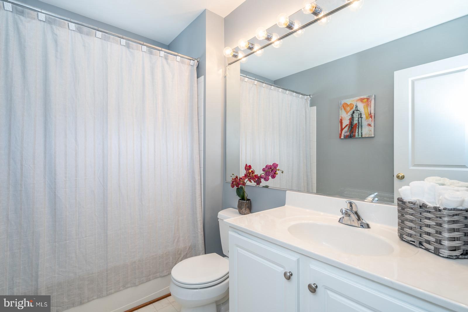 LORTON TOWN CNTR LANDBAY - Residential