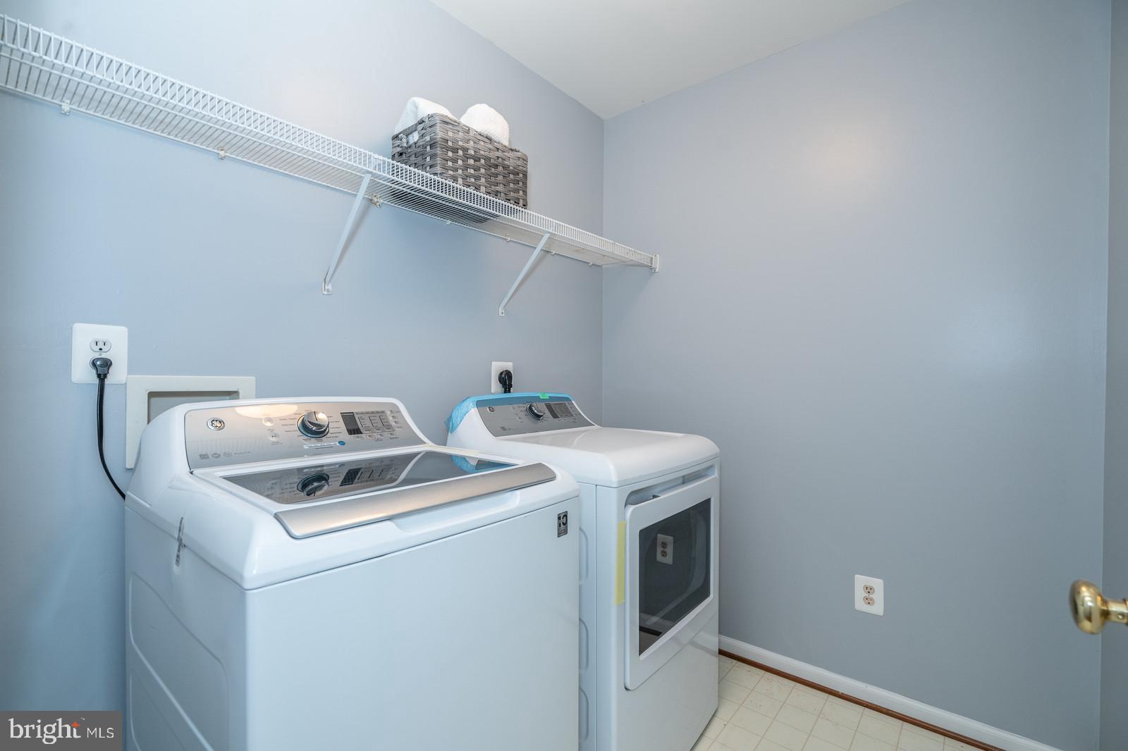 LORTON TOWN CNTR LANDBAY - Residential