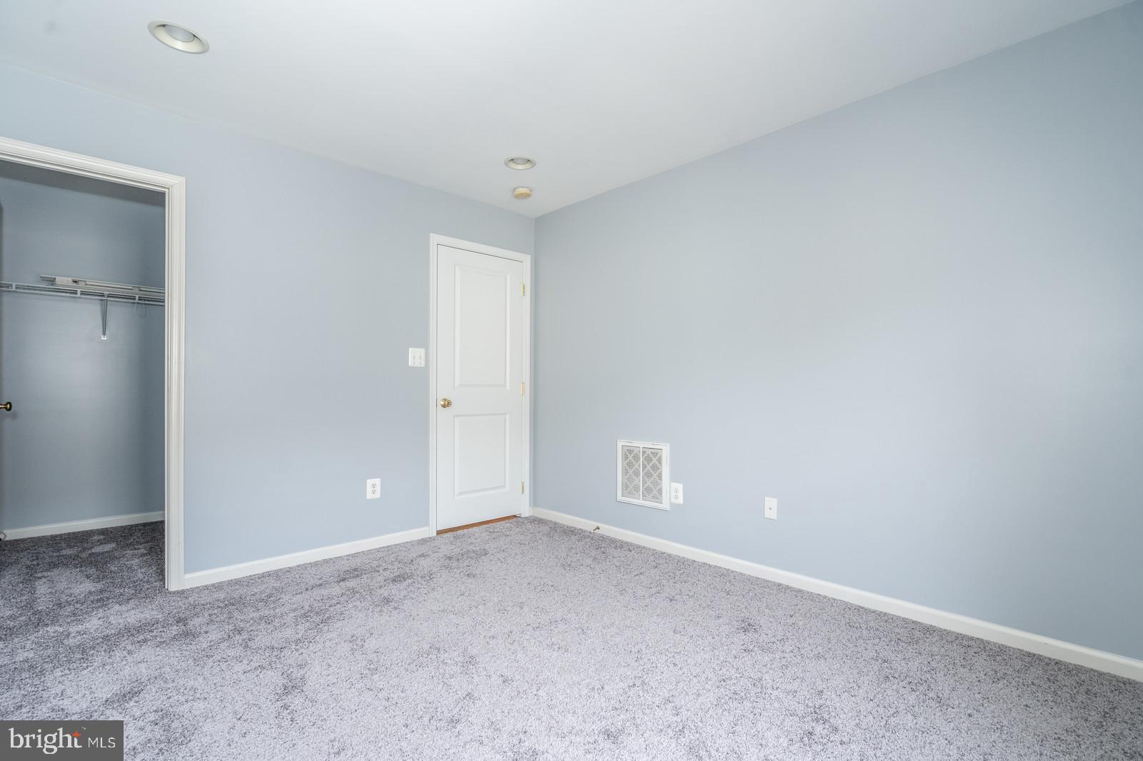 LORTON TOWN CNTR LANDBAY - Residential