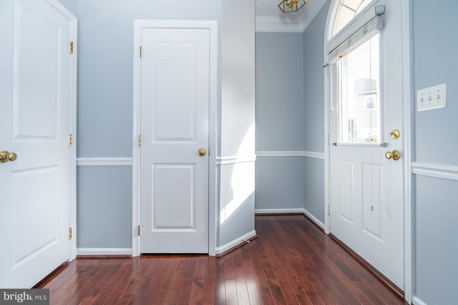 LORTON TOWN CNTR LANDBAY - Residential