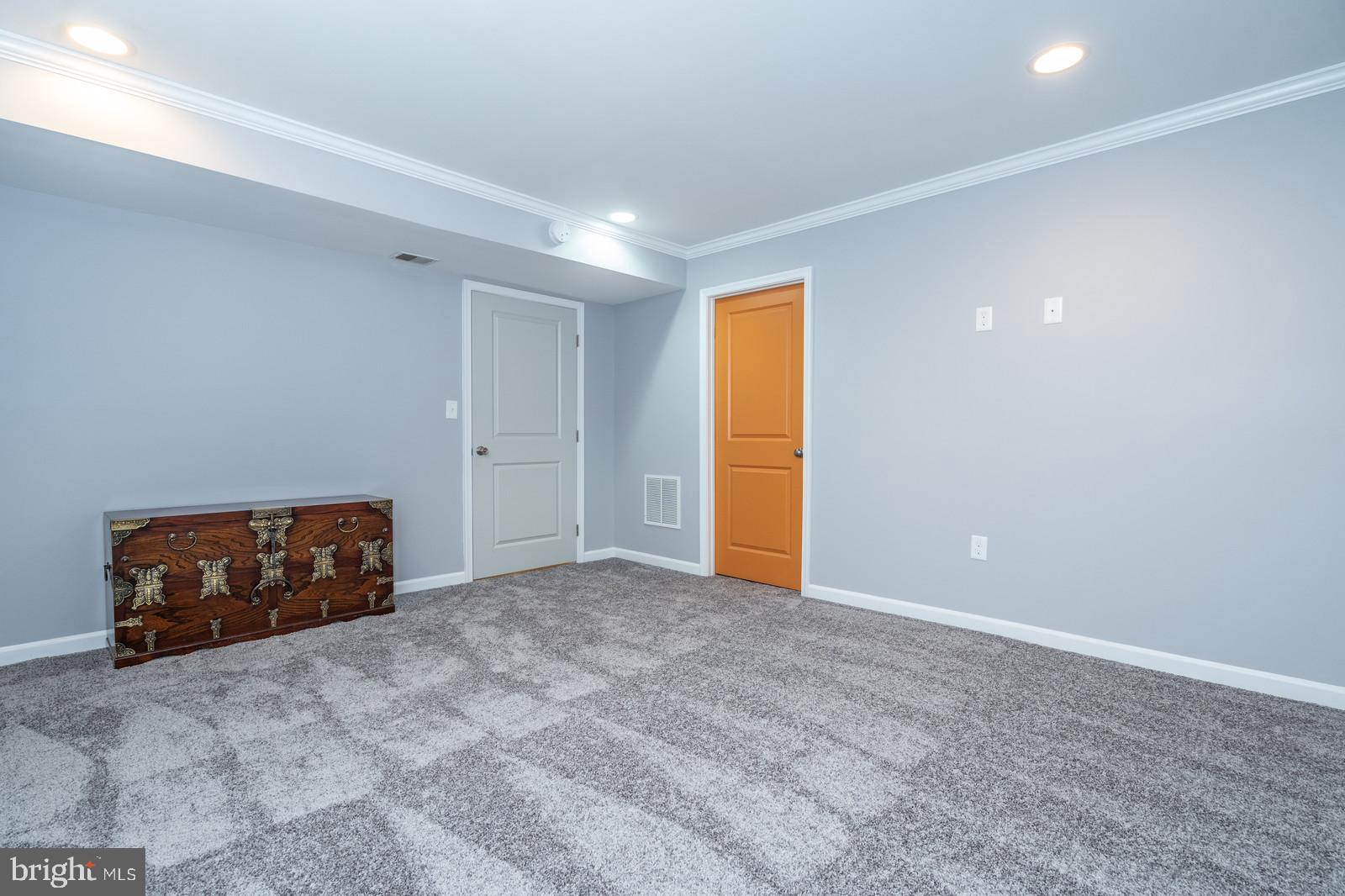 LORTON TOWN CNTR LANDBAY - Residential