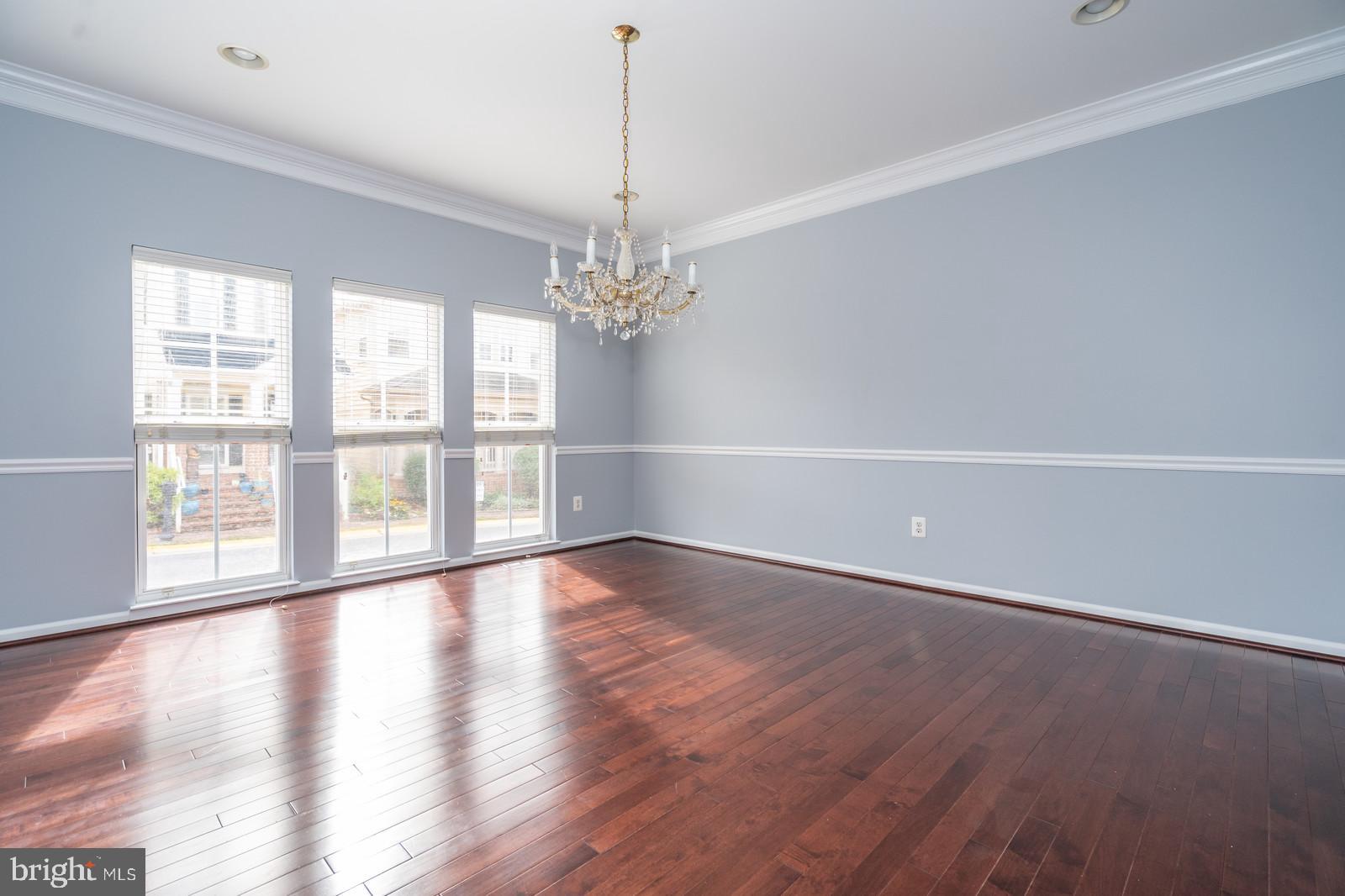 LORTON TOWN CNTR LANDBAY - Residential