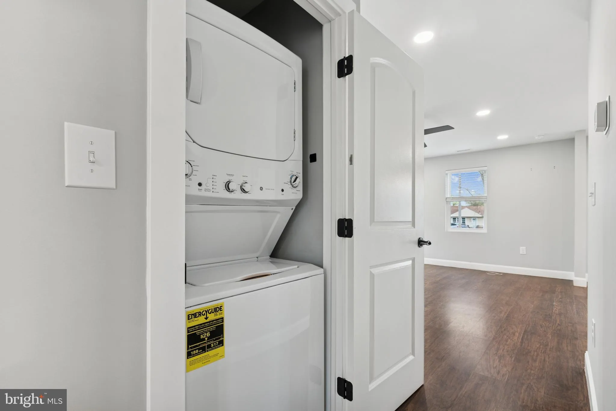 Croydon, Pennsylvania 19021, United States, 3 Bedrooms Bedrooms, ,1 BathroomBathrooms,Residential,Contingent,113705