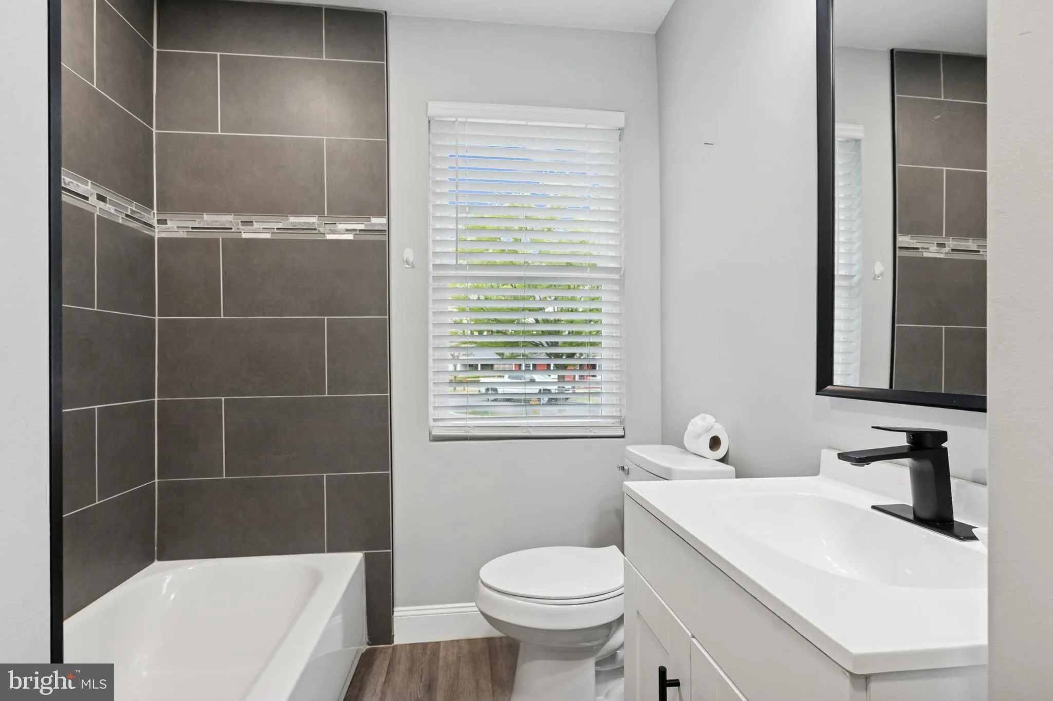 Croydon, Pennsylvania 19021, United States, 3 Bedrooms Bedrooms, ,1 BathroomBathrooms,Residential,Contingent,113705