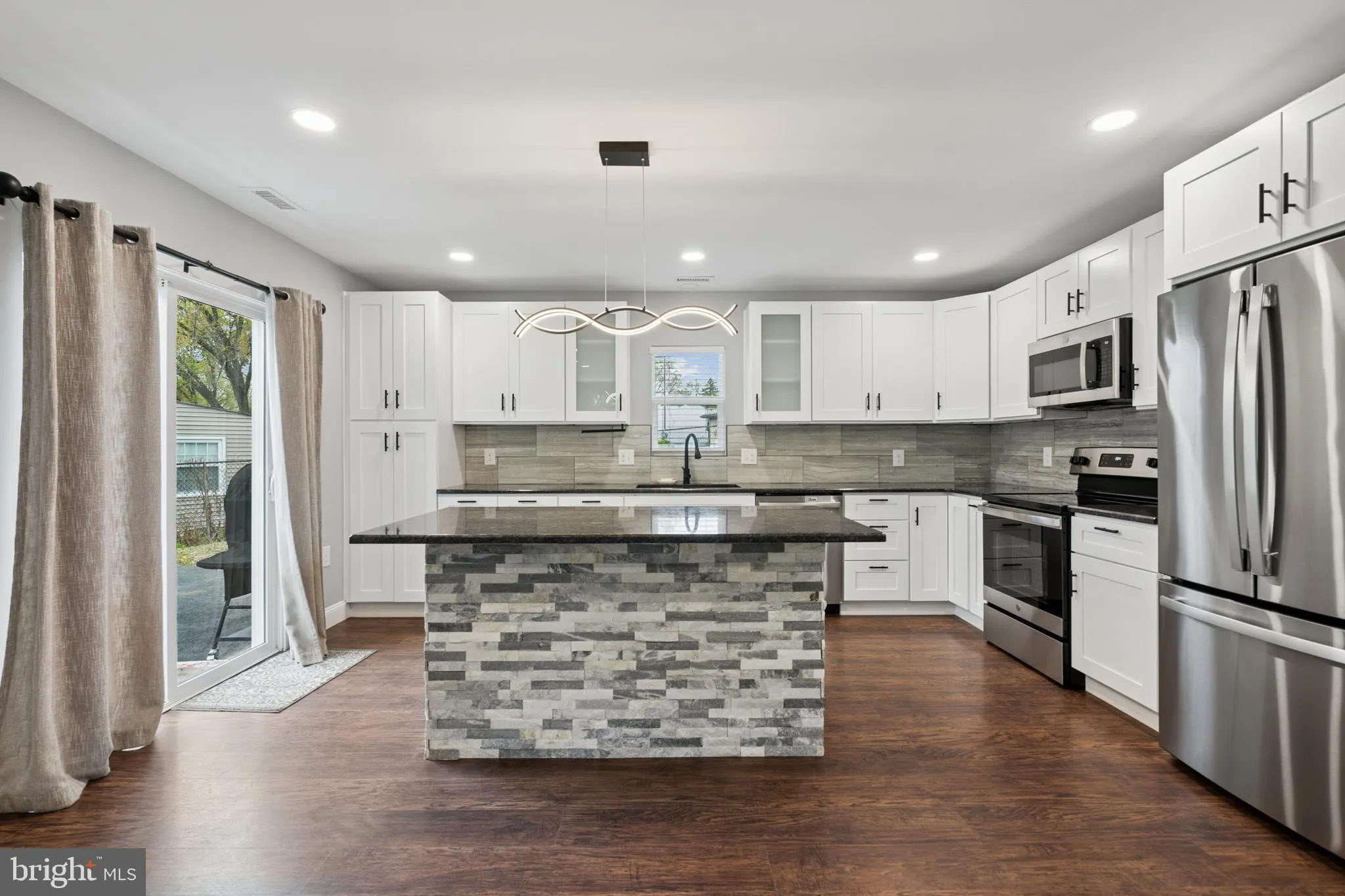 Croydon, Pennsylvania 19021, United States, 3 Bedrooms Bedrooms, ,1 BathroomBathrooms,Residential,Contingent,113705