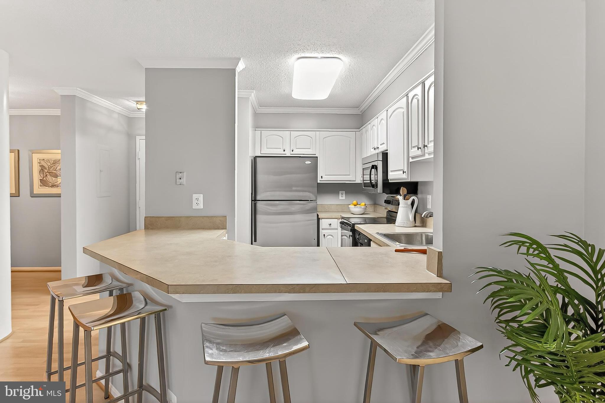 ASTORIA CONDOMINIUM - Residential