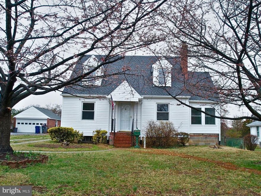 Endless Potential – Ideal for Investors & Homeowners!

Seize this incredible opportunity to transform a 3-bedroom, 1.5-bath home into your dream residence or a lucrative investment. This fixer-upper is brimming with potential, featuring a spacious layout and a generous backyard—perfect for outdoor gatherings and recreation. Conveniently located near metro access, city transportation, and numerous shopping centers, this property offers both convenience and opportunity. Sold strictly as-is, this is a fantastic prospect for investors or buyers looking to personalize their space. Don’t miss out on this exceptional chance!