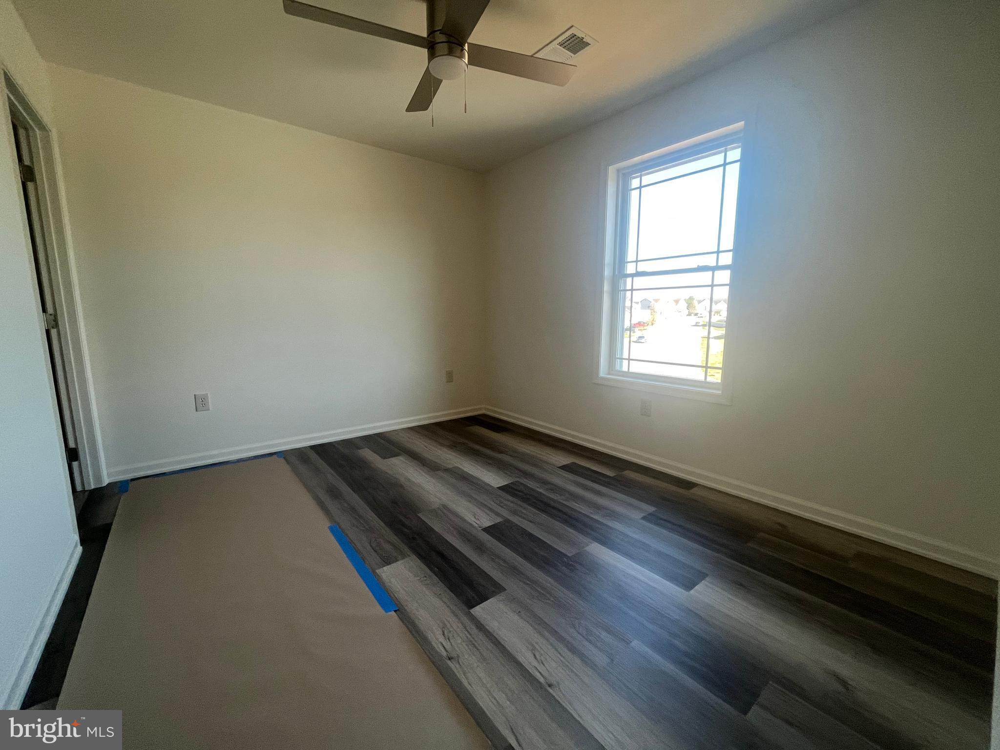 WALNUT KNOLLS - Residential