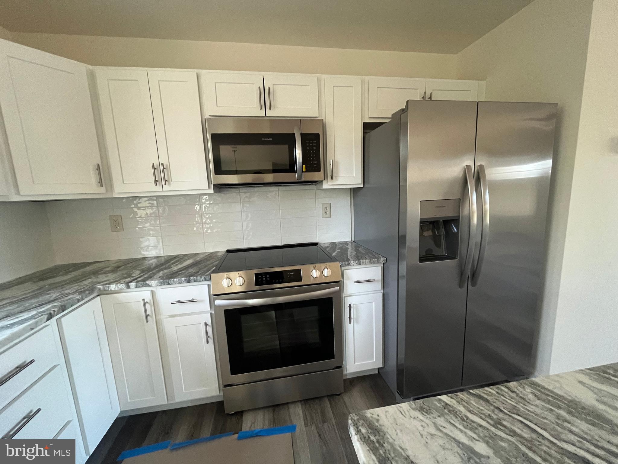 WALNUT KNOLLS - Residential