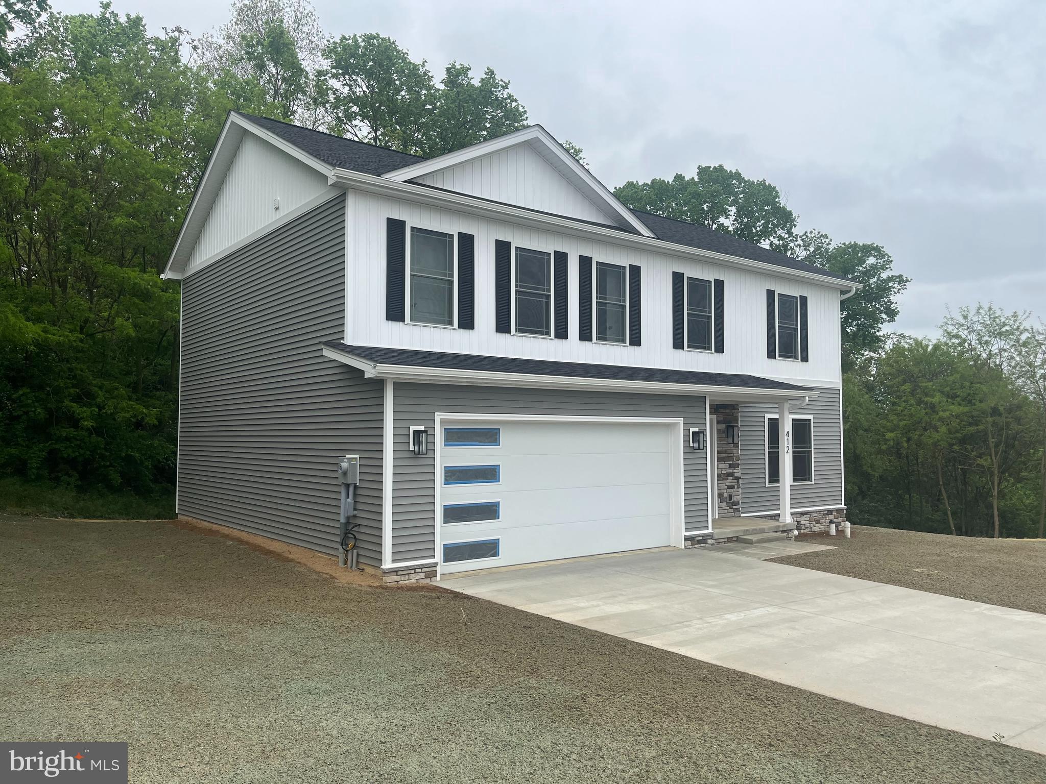 WALNUT KNOLLS - Residential