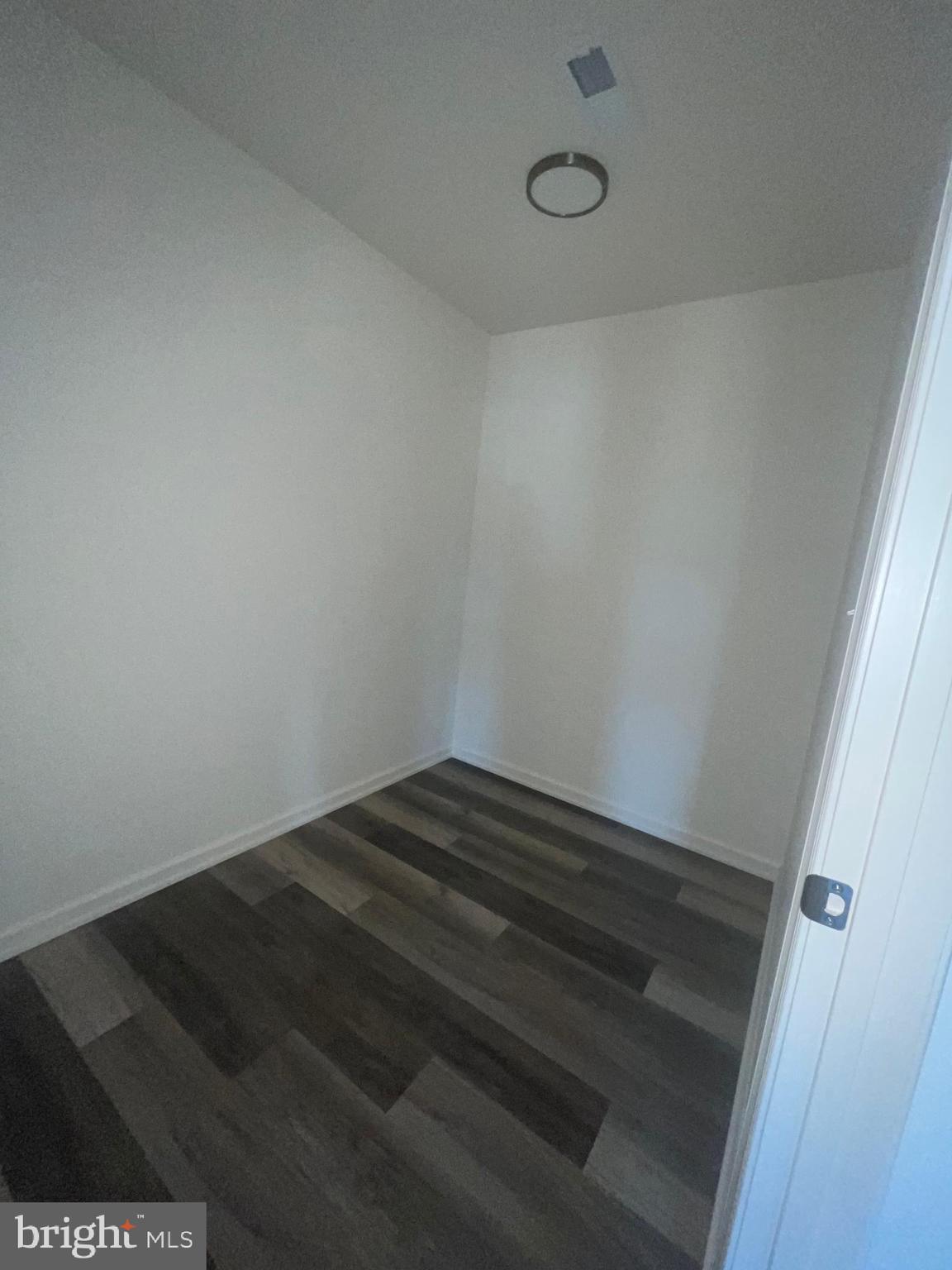 WALNUT KNOLLS - Residential