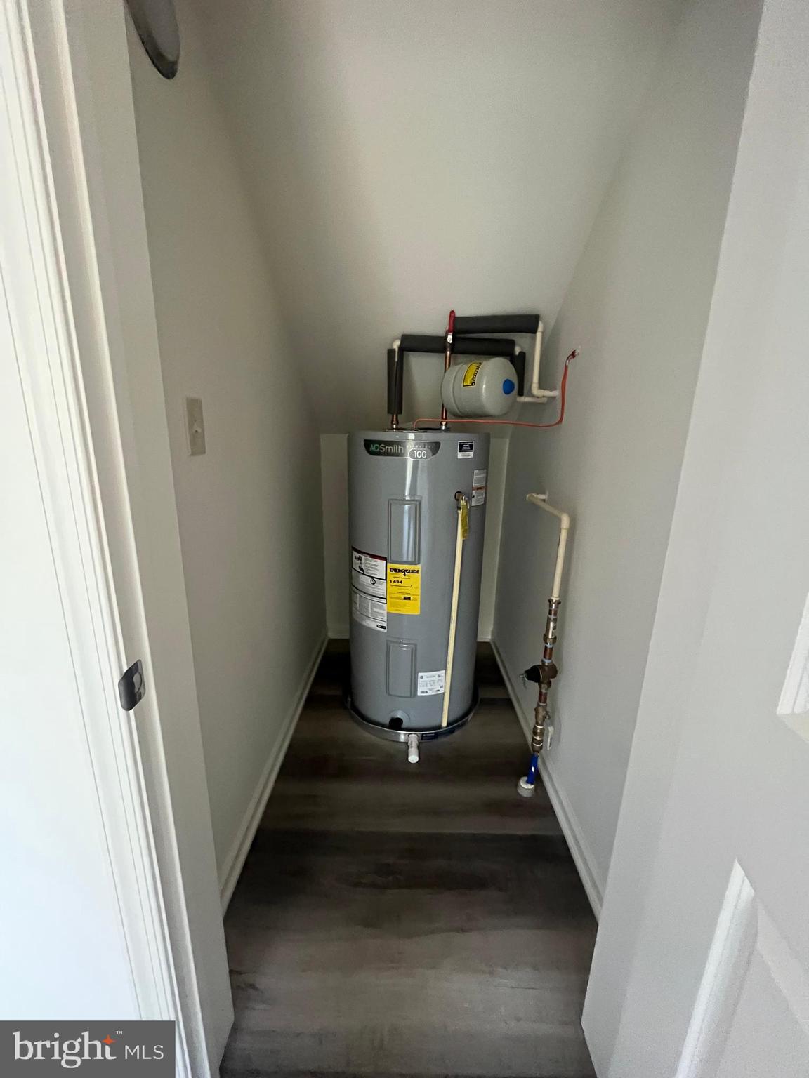 WALNUT KNOLLS - Residential