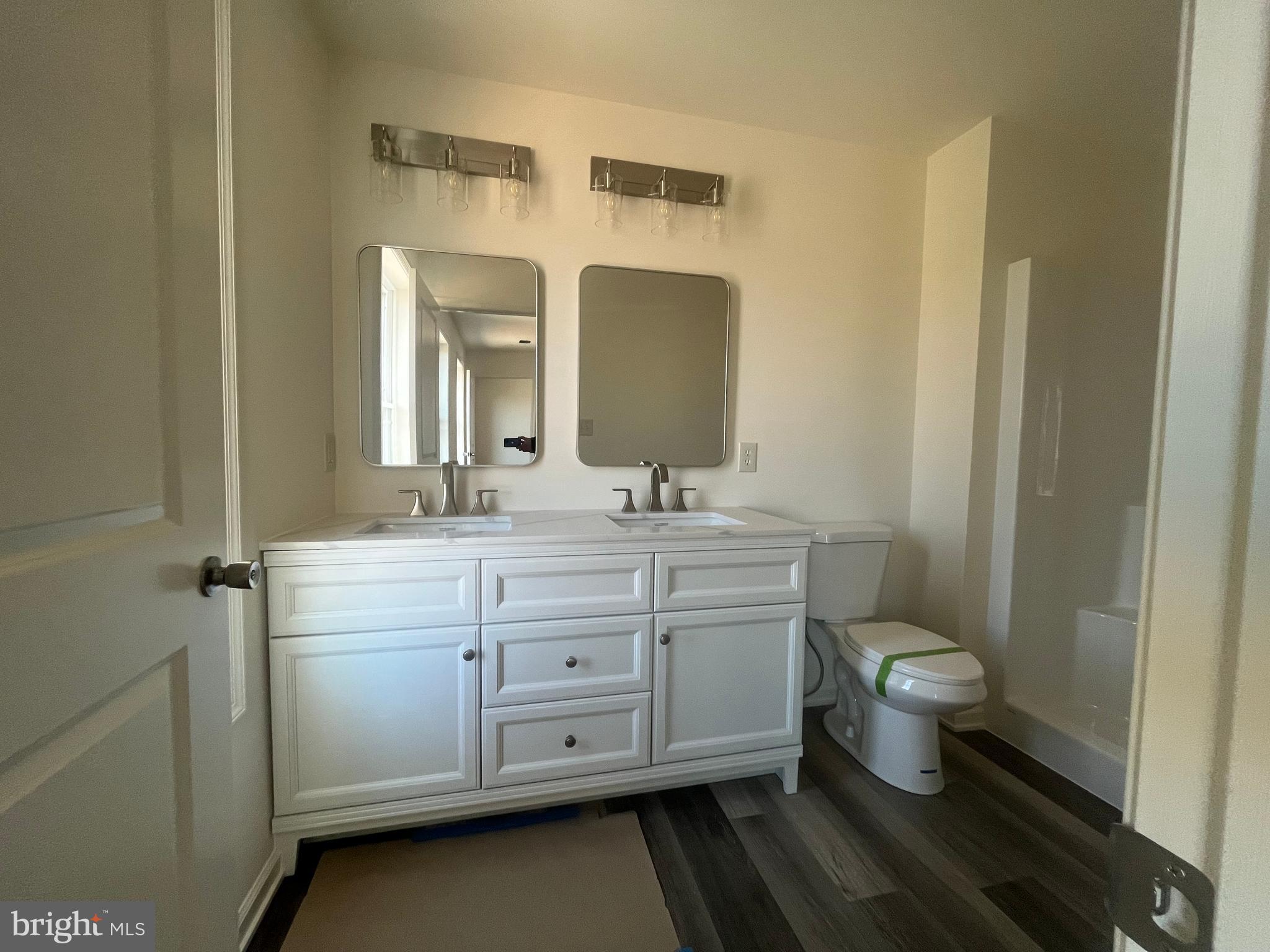 WALNUT KNOLLS - Residential