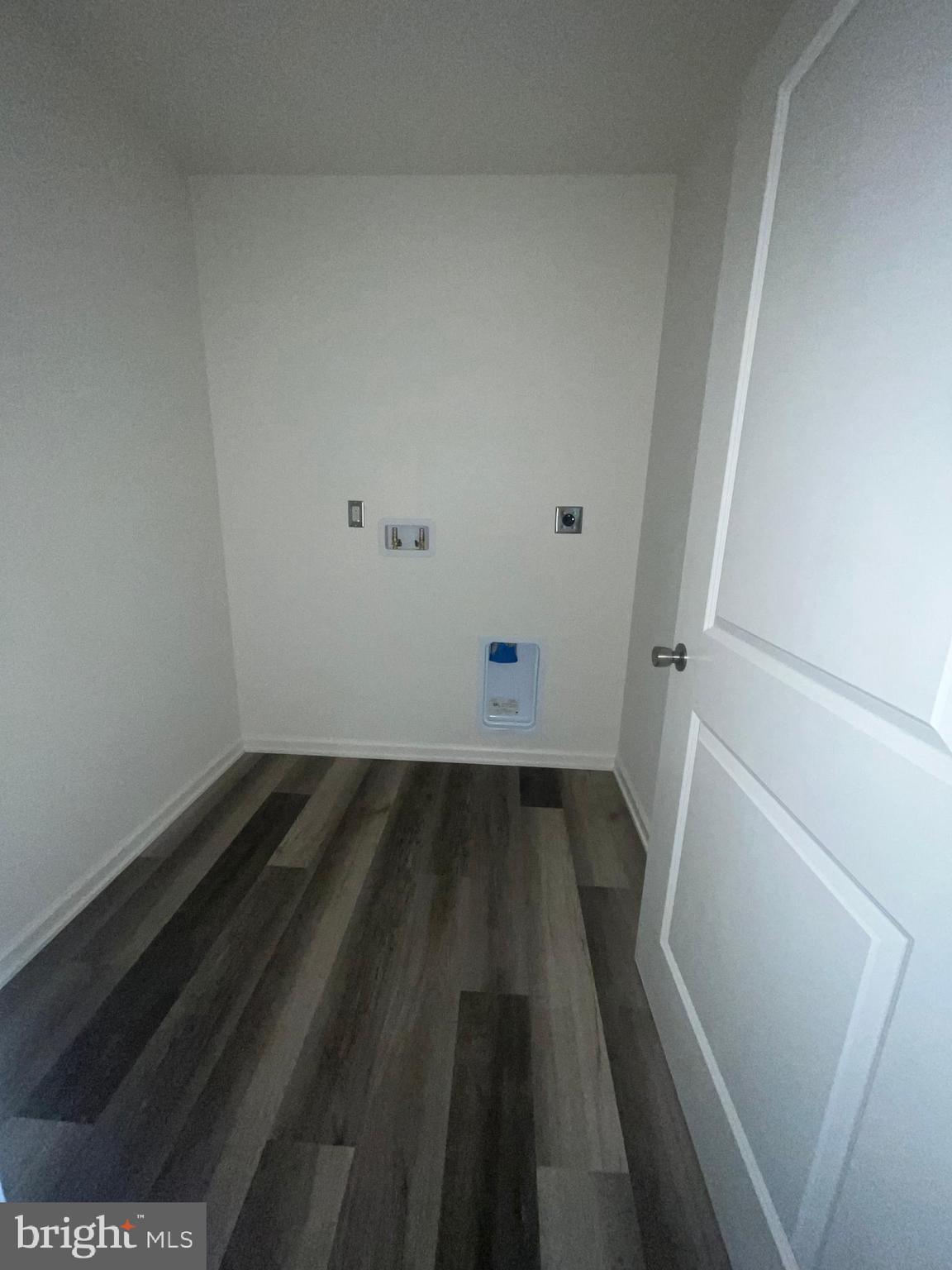 WALNUT KNOLLS - Residential