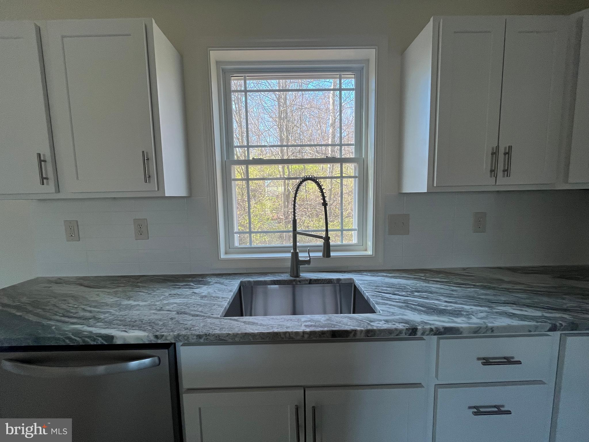 WALNUT KNOLLS - Residential